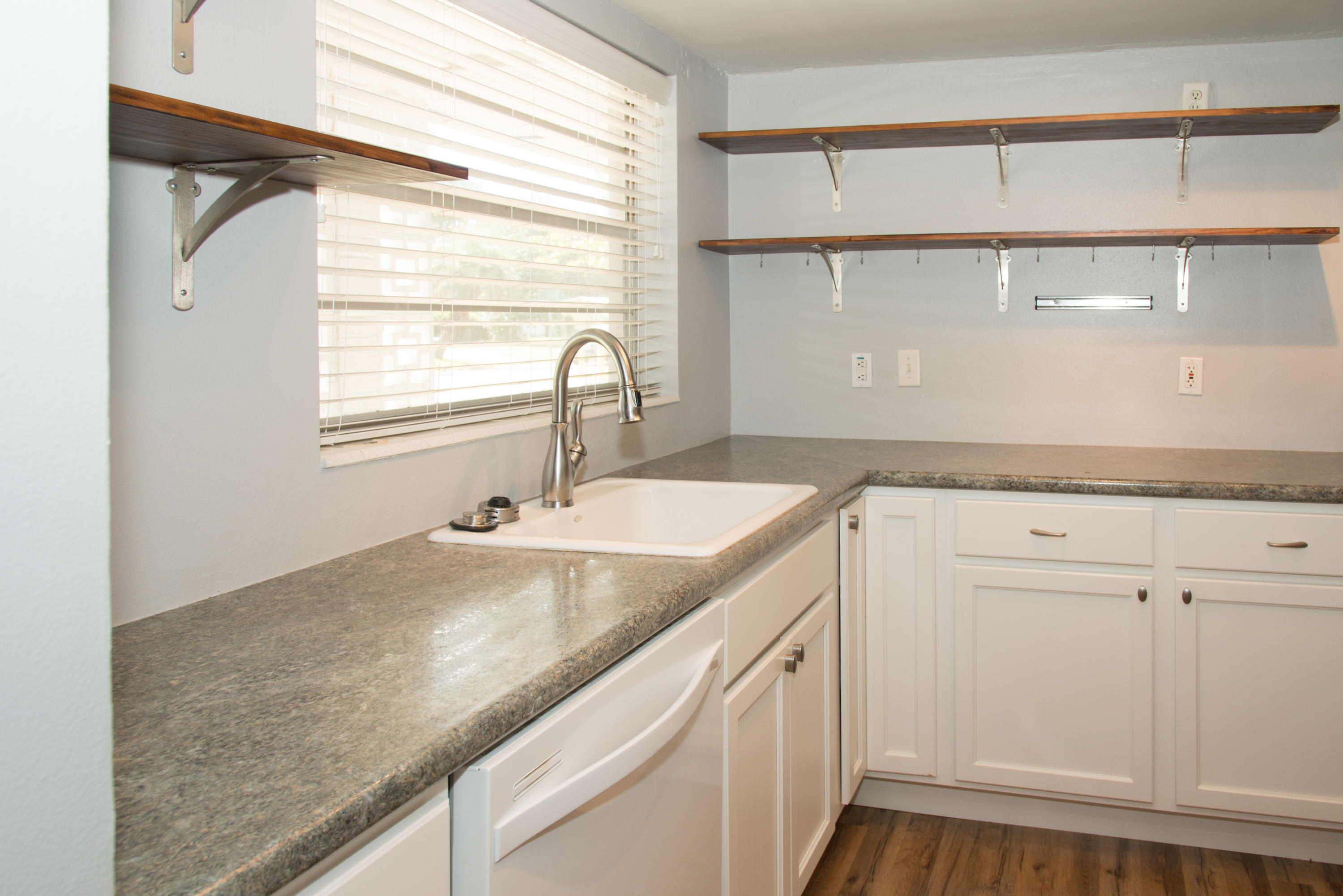 OAK TREE PARK - Residential Lease