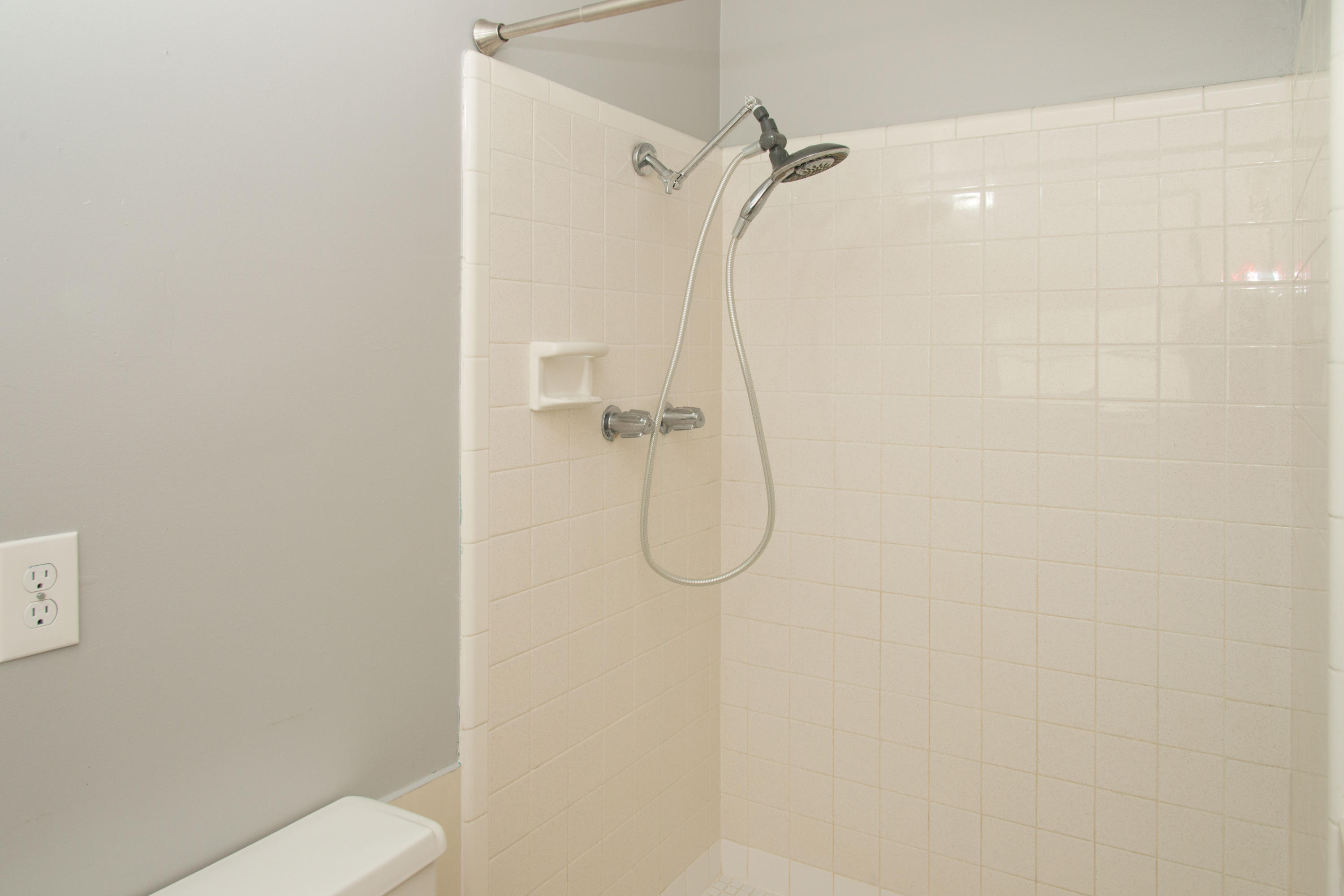 OAK TREE PARK - Residential Lease