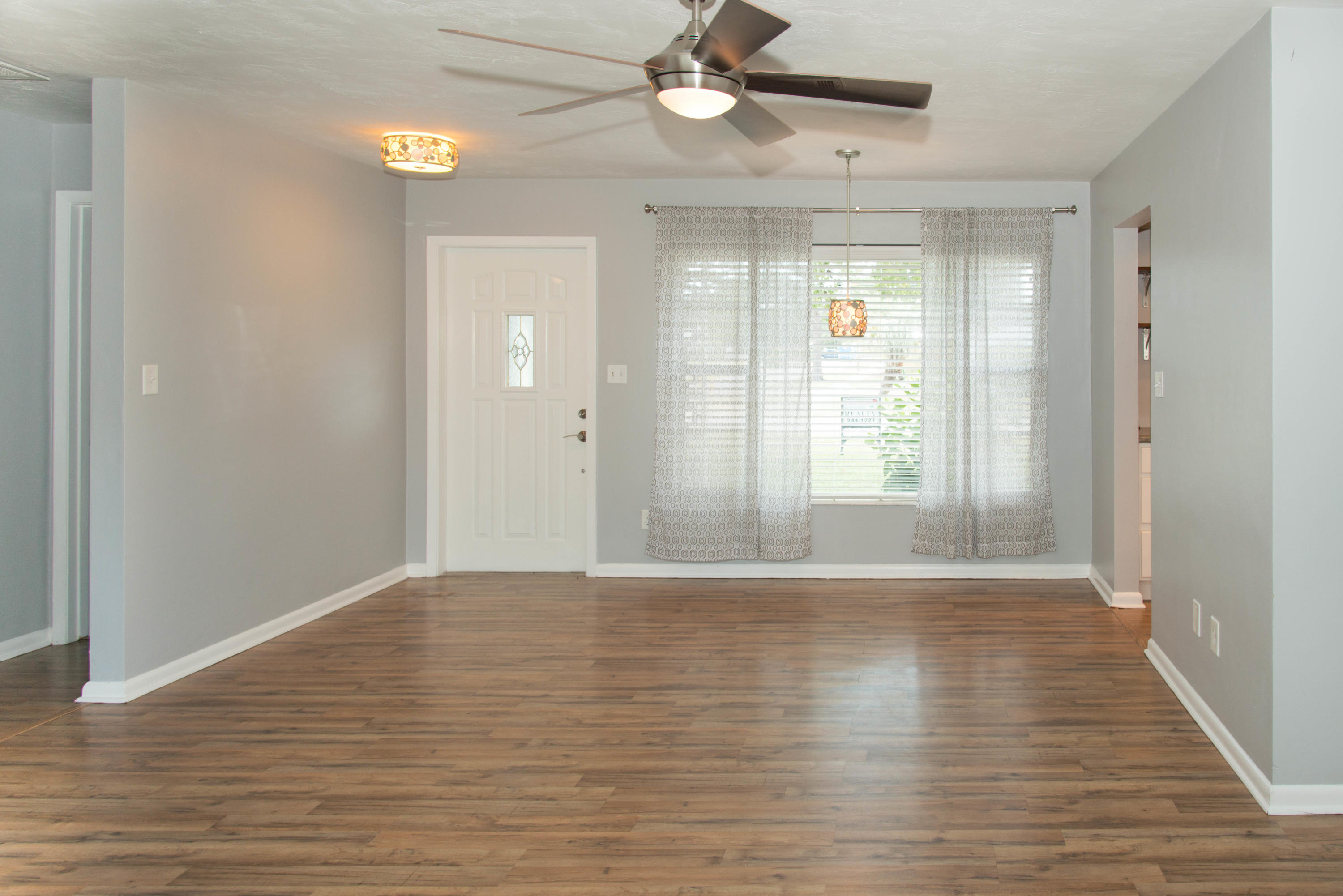 OAK TREE PARK - Residential Lease