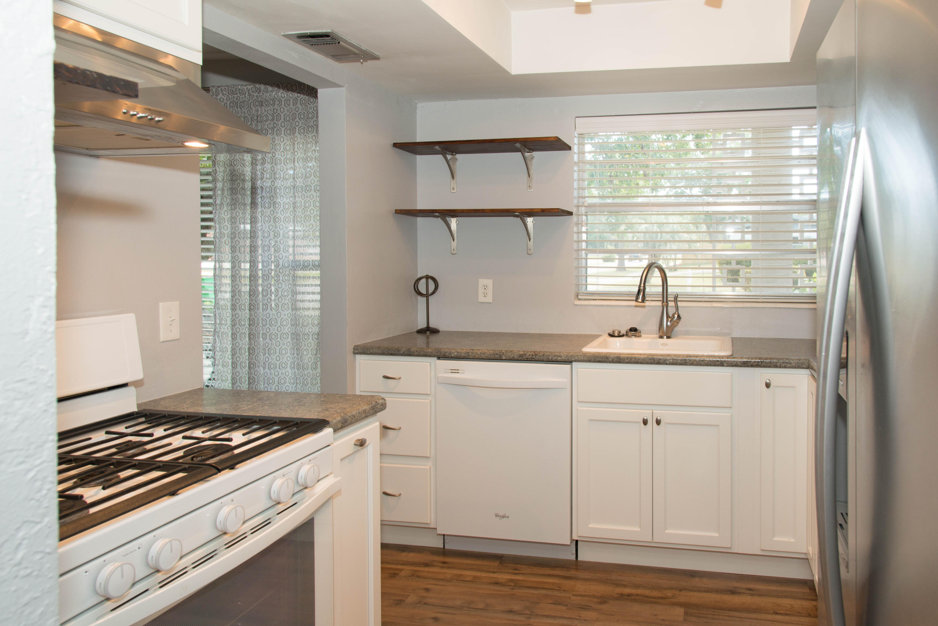 OAK TREE PARK - Residential Lease