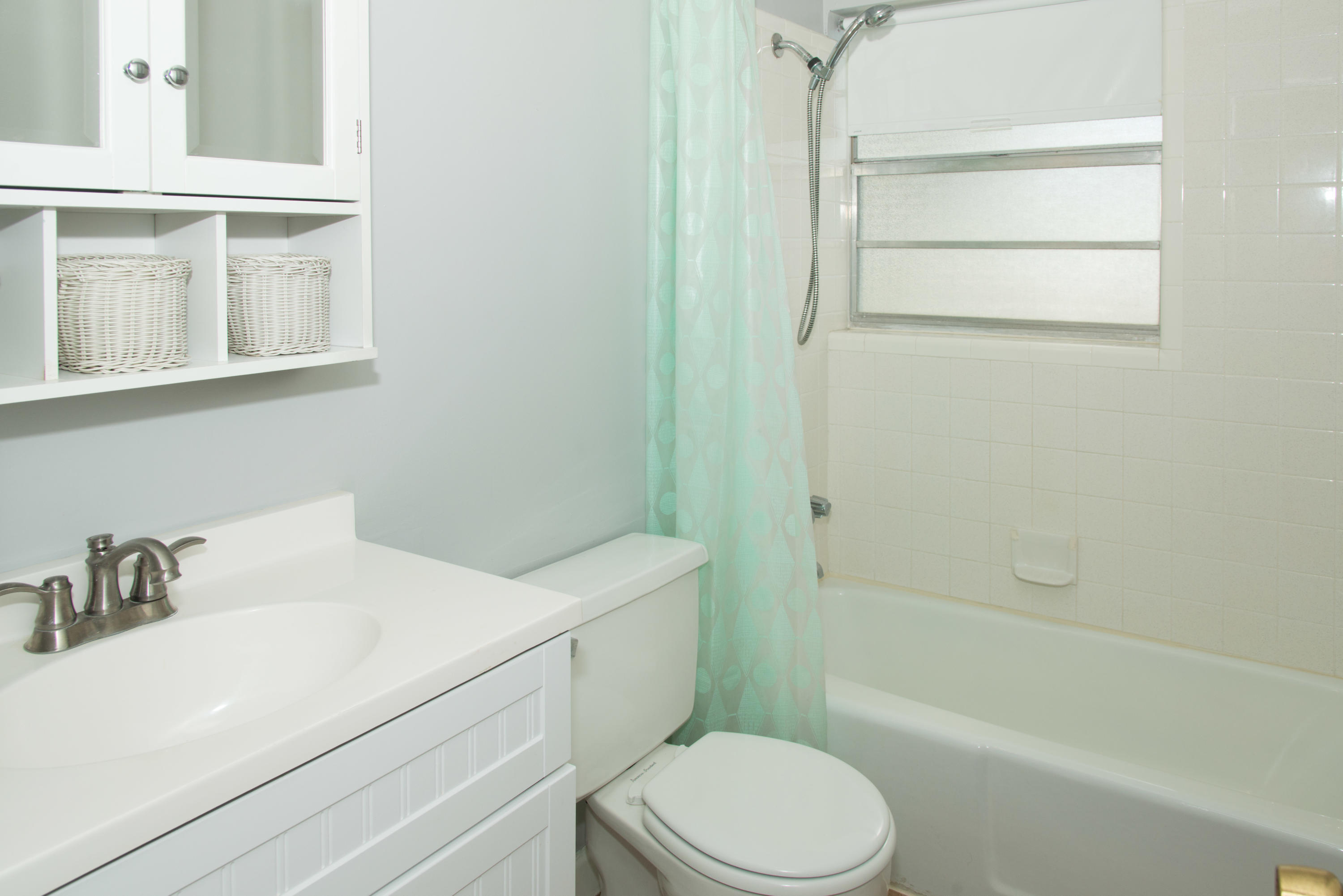 OAK TREE PARK - Residential Lease