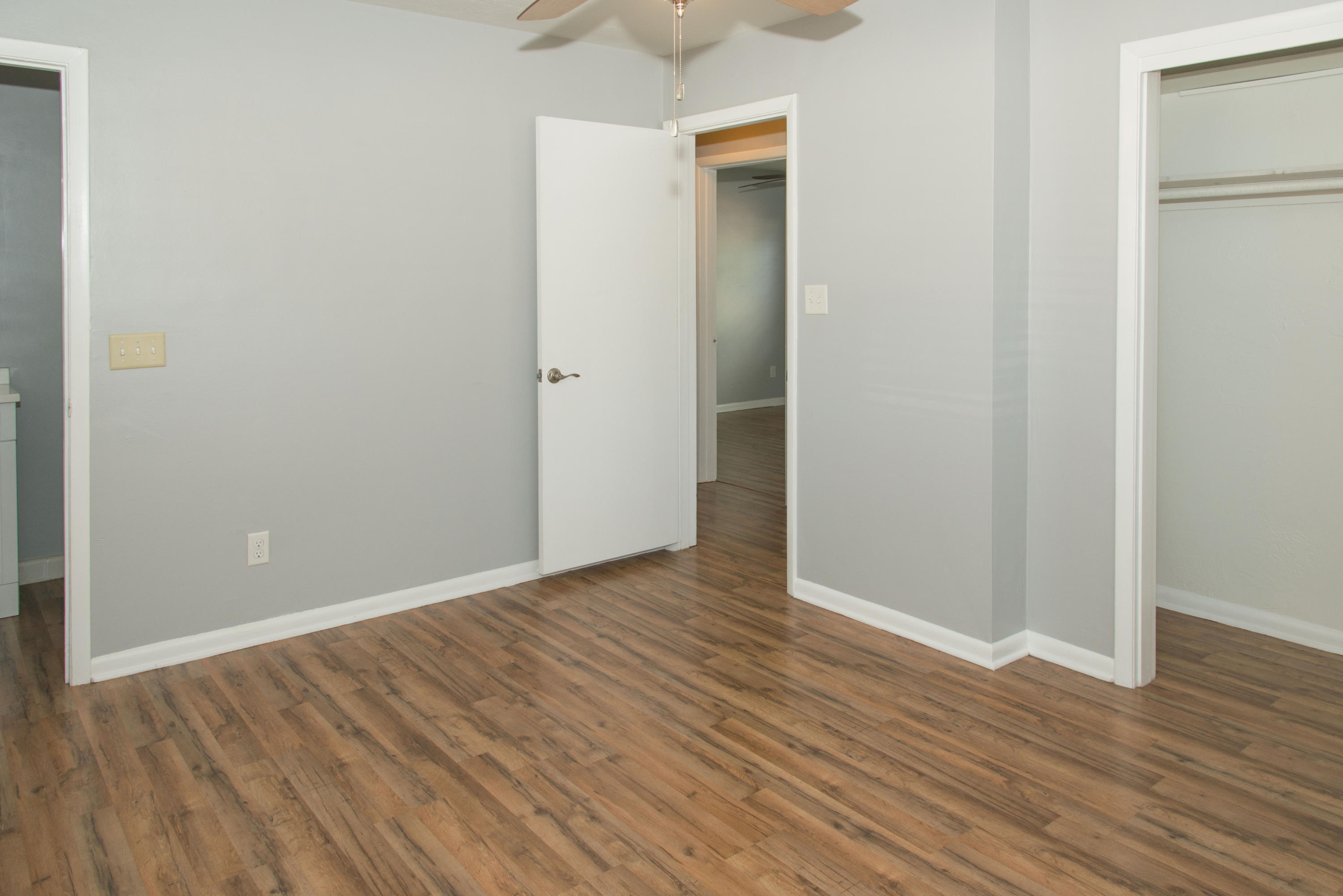 OAK TREE PARK - Residential Lease