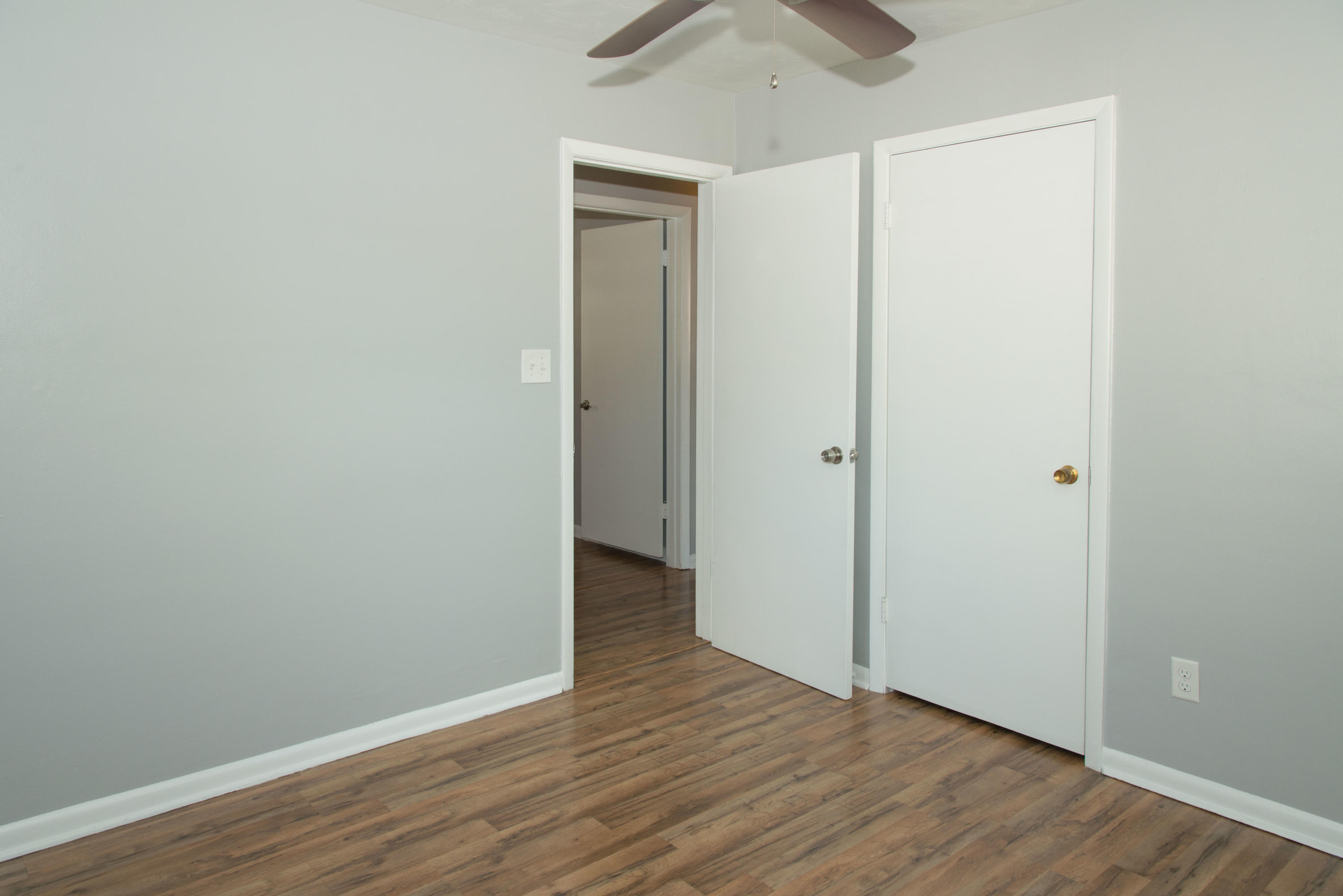 OAK TREE PARK - Residential Lease