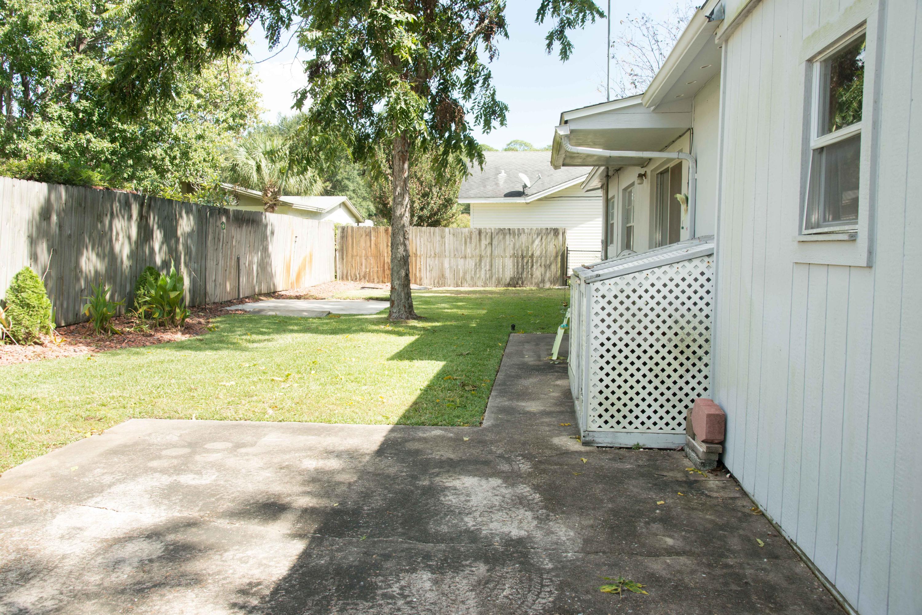 OAK TREE PARK - Residential Lease