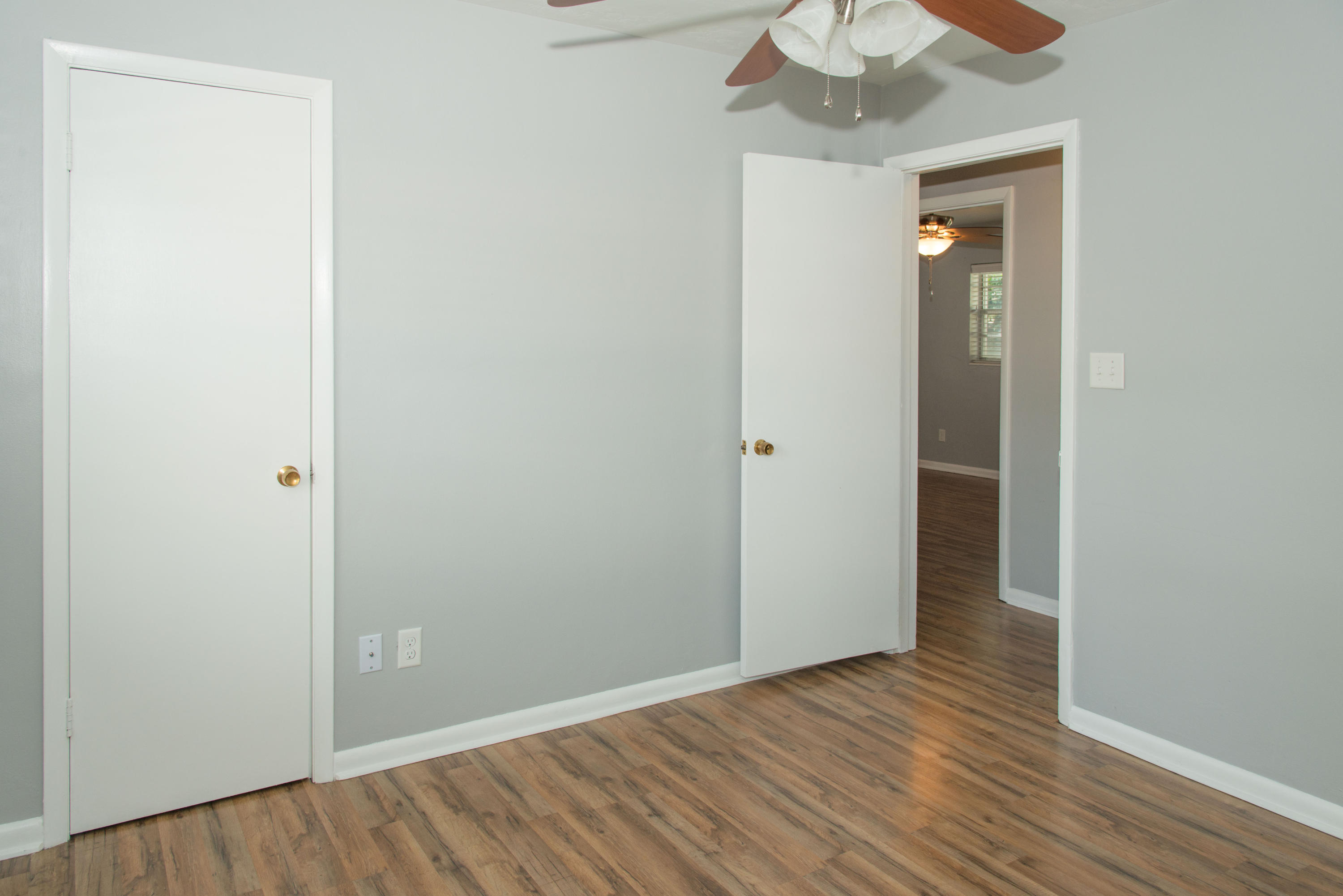 OAK TREE PARK - Residential Lease