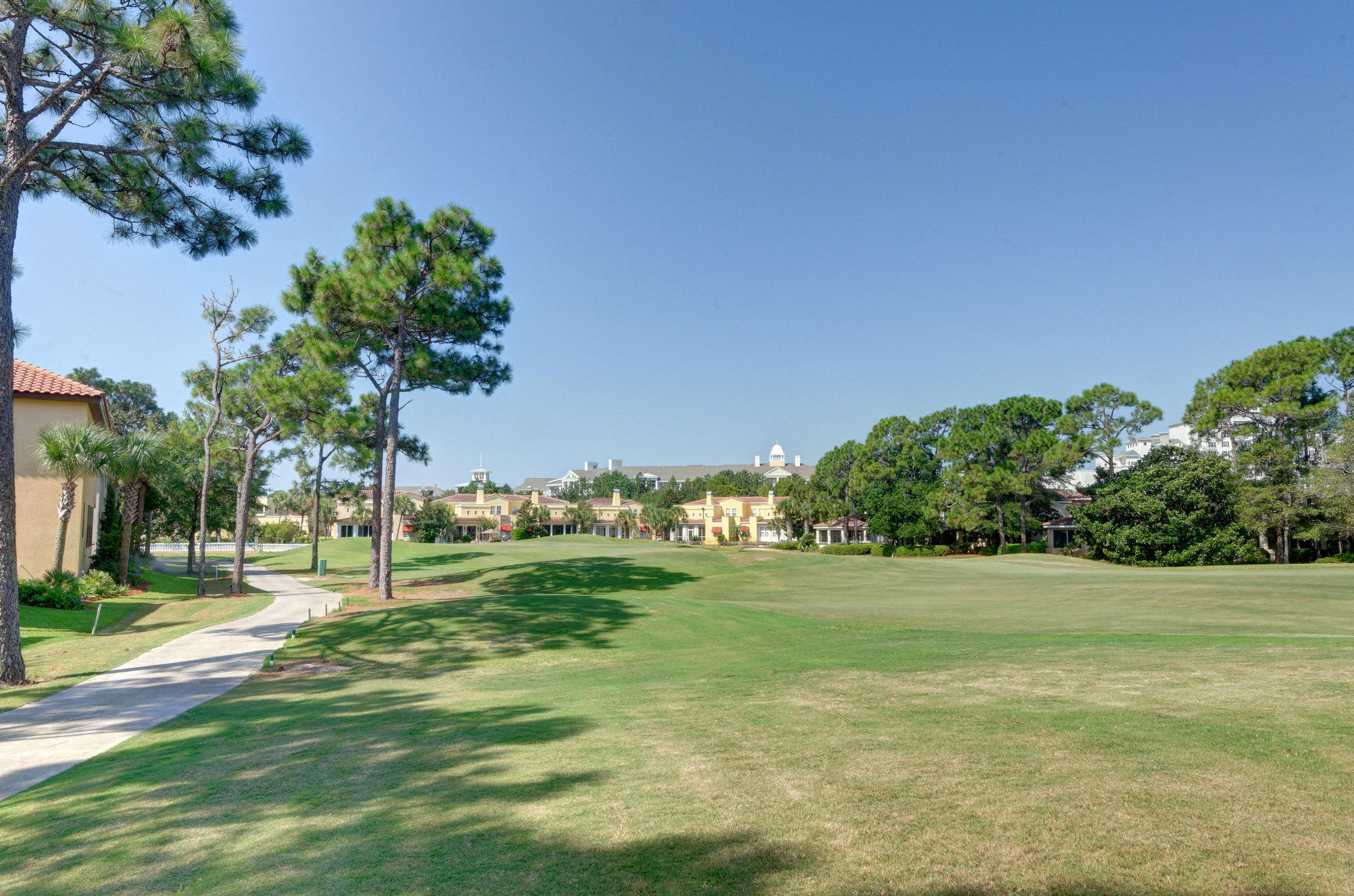 VILLA LAGO - Residential