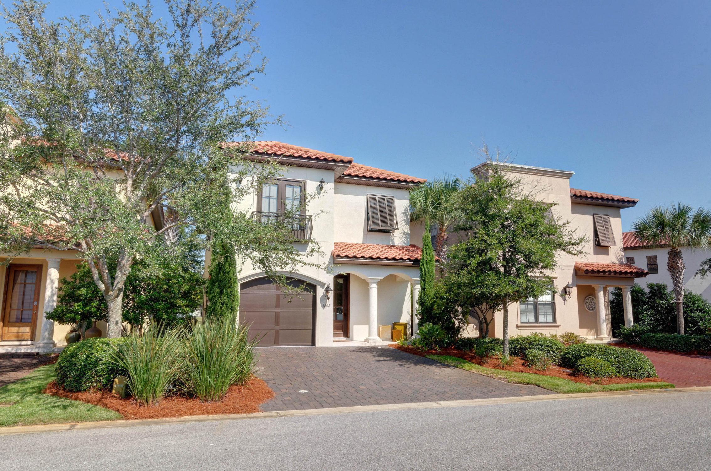 VILLA LAGO - Residential