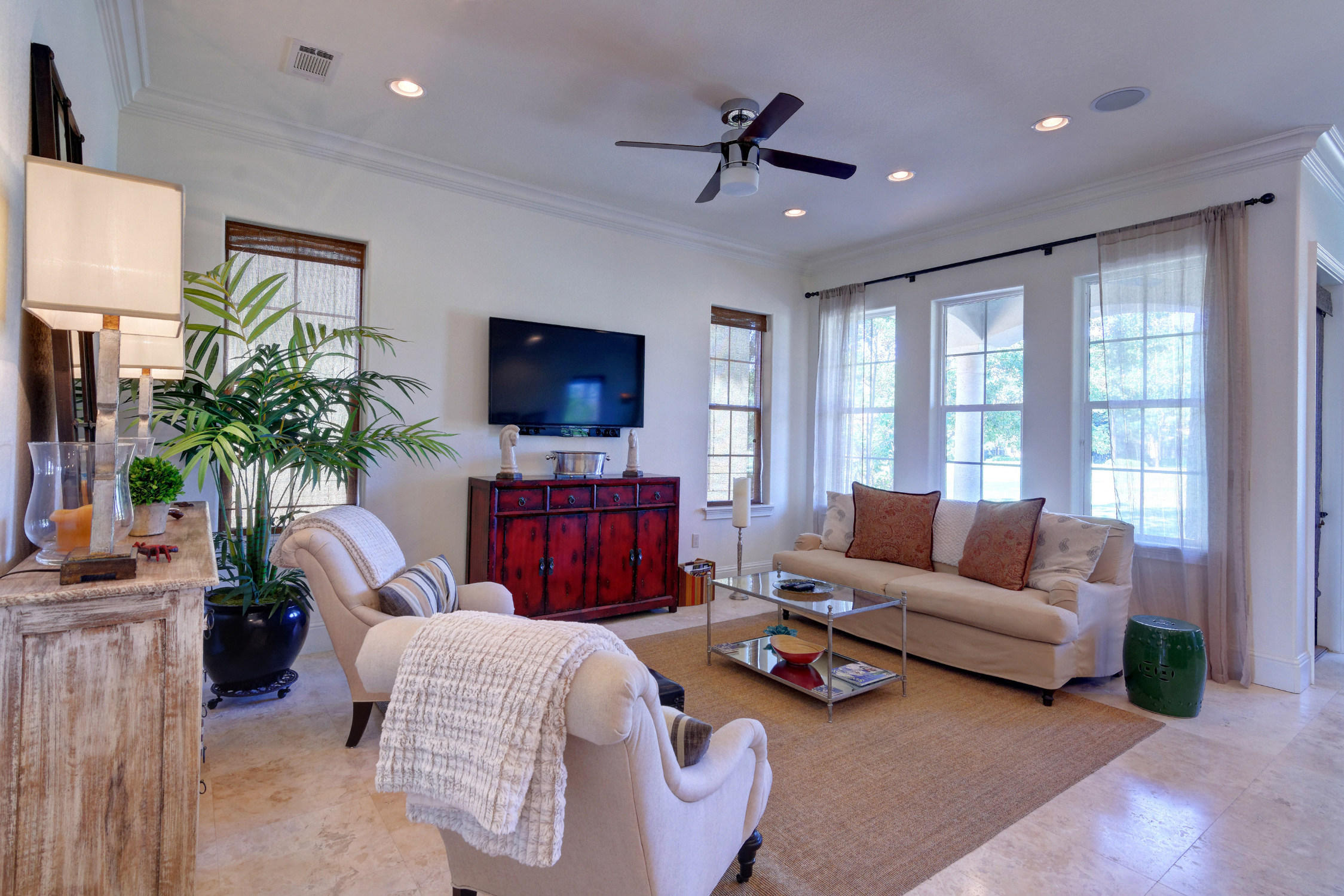 VILLA LAGO - Residential