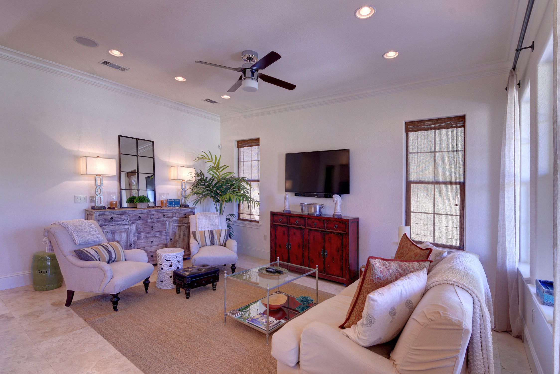 VILLA LAGO - Residential