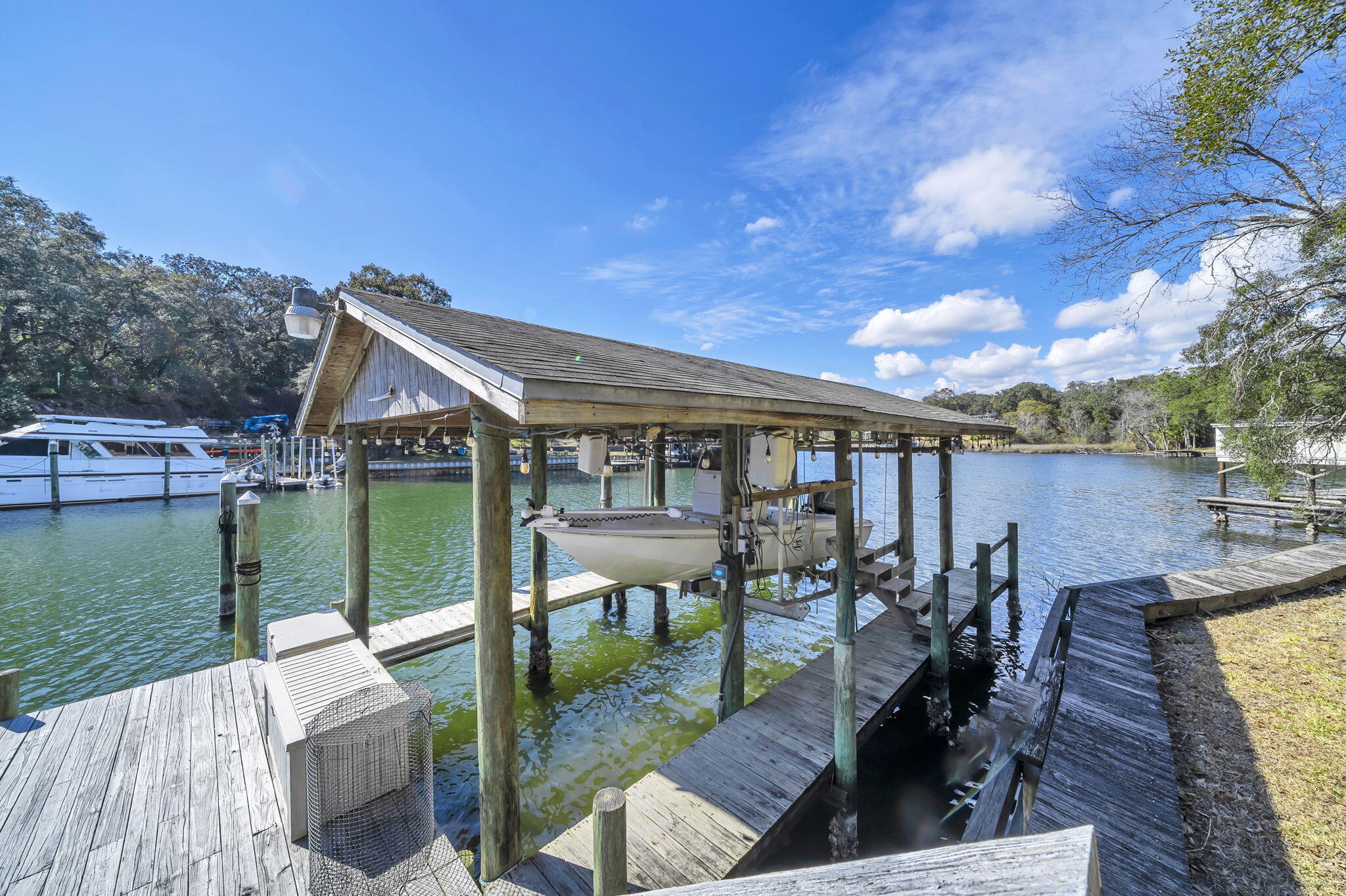 MICHAEL GLENN ESTATES - Residential