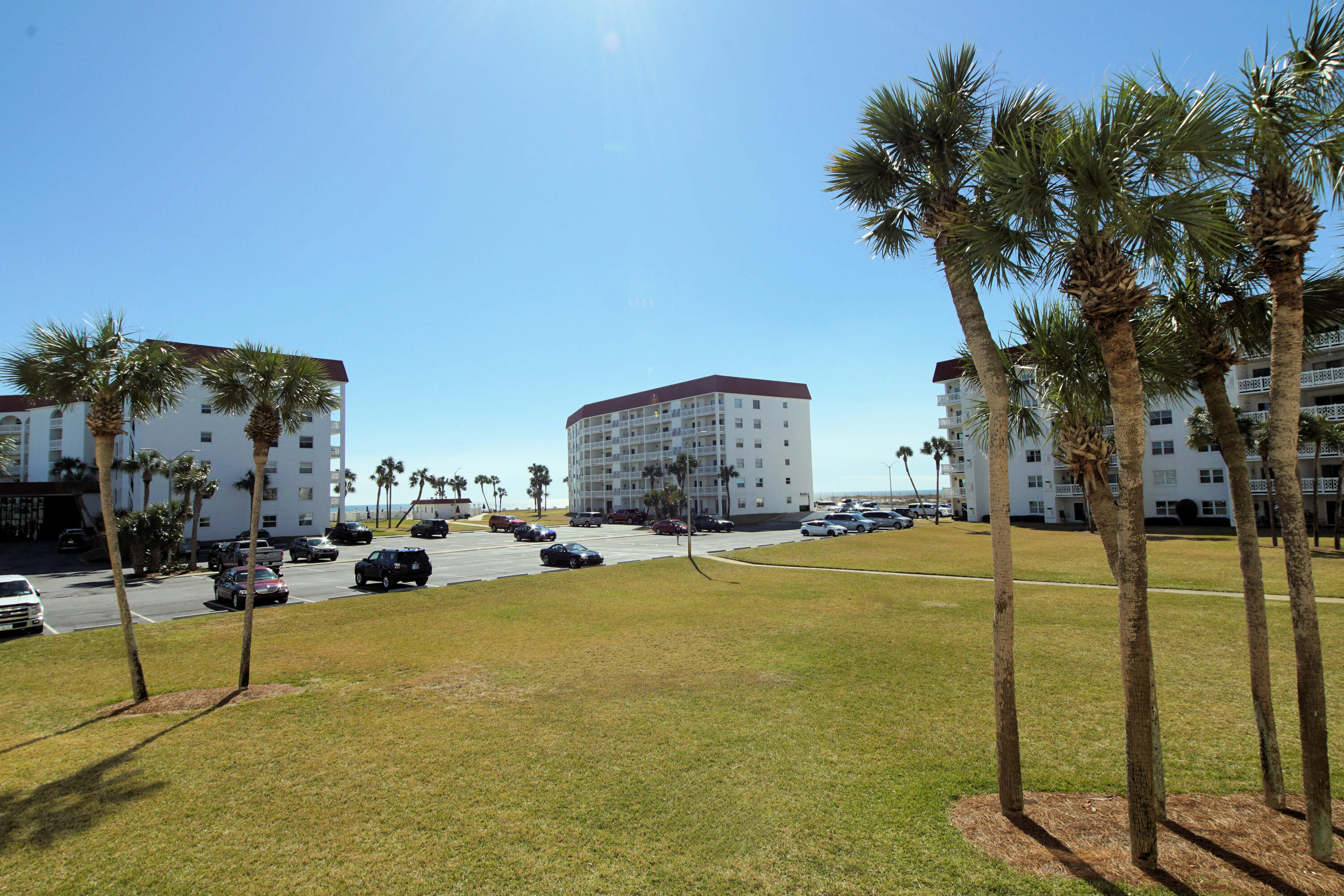 El MAtador Condominiums - Residential