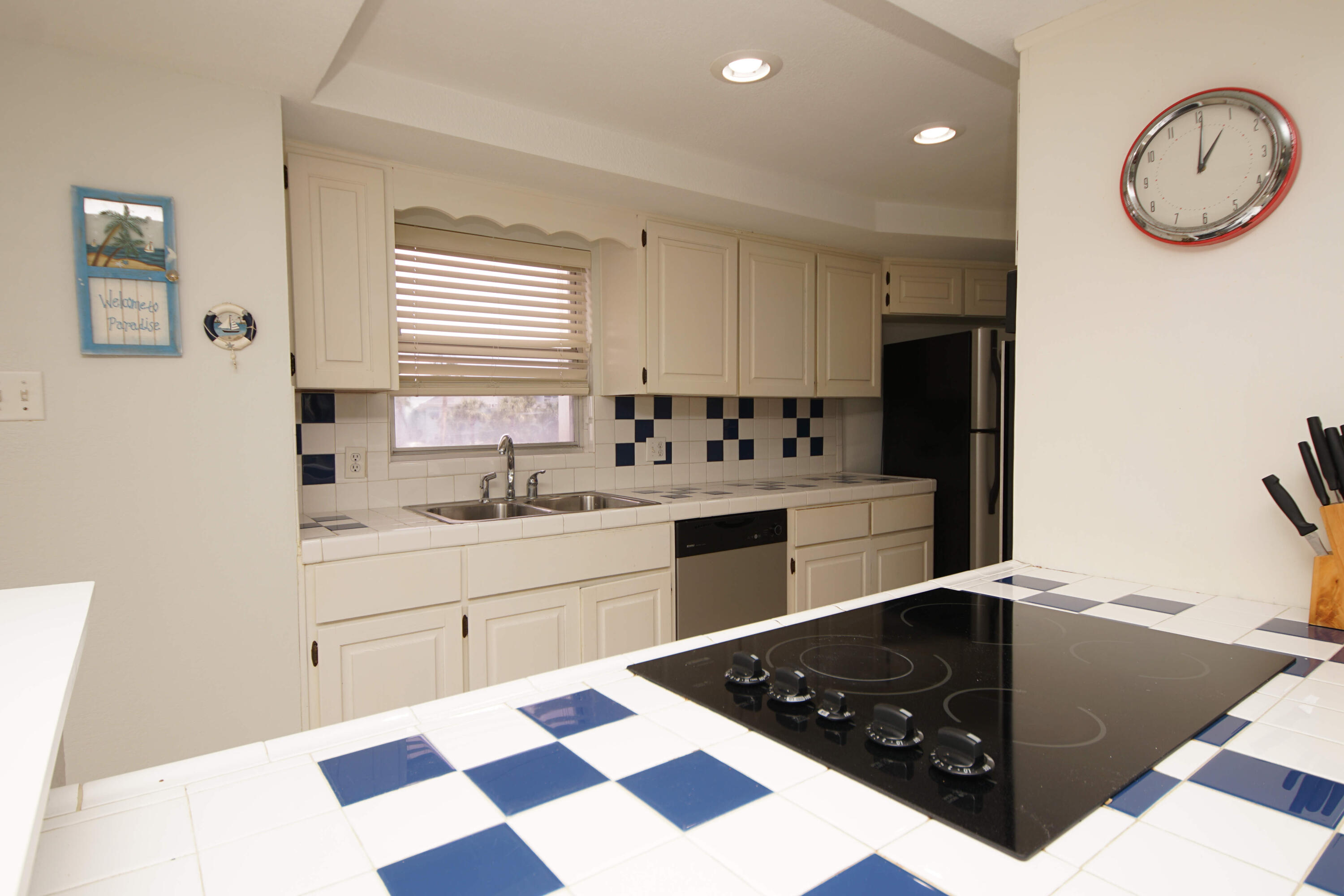 El MAtador Condominiums - Residential