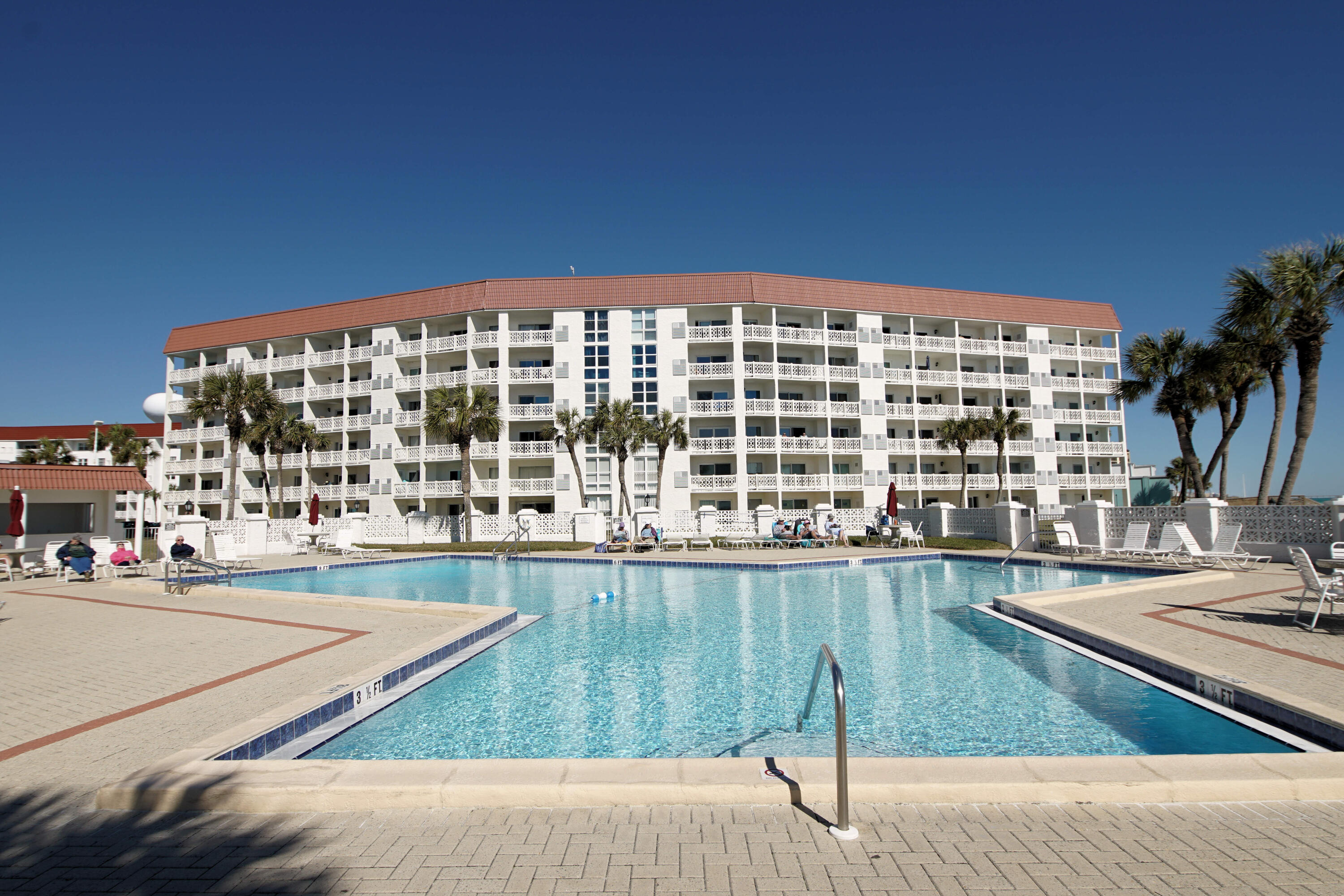 El MAtador Condominiums - Residential