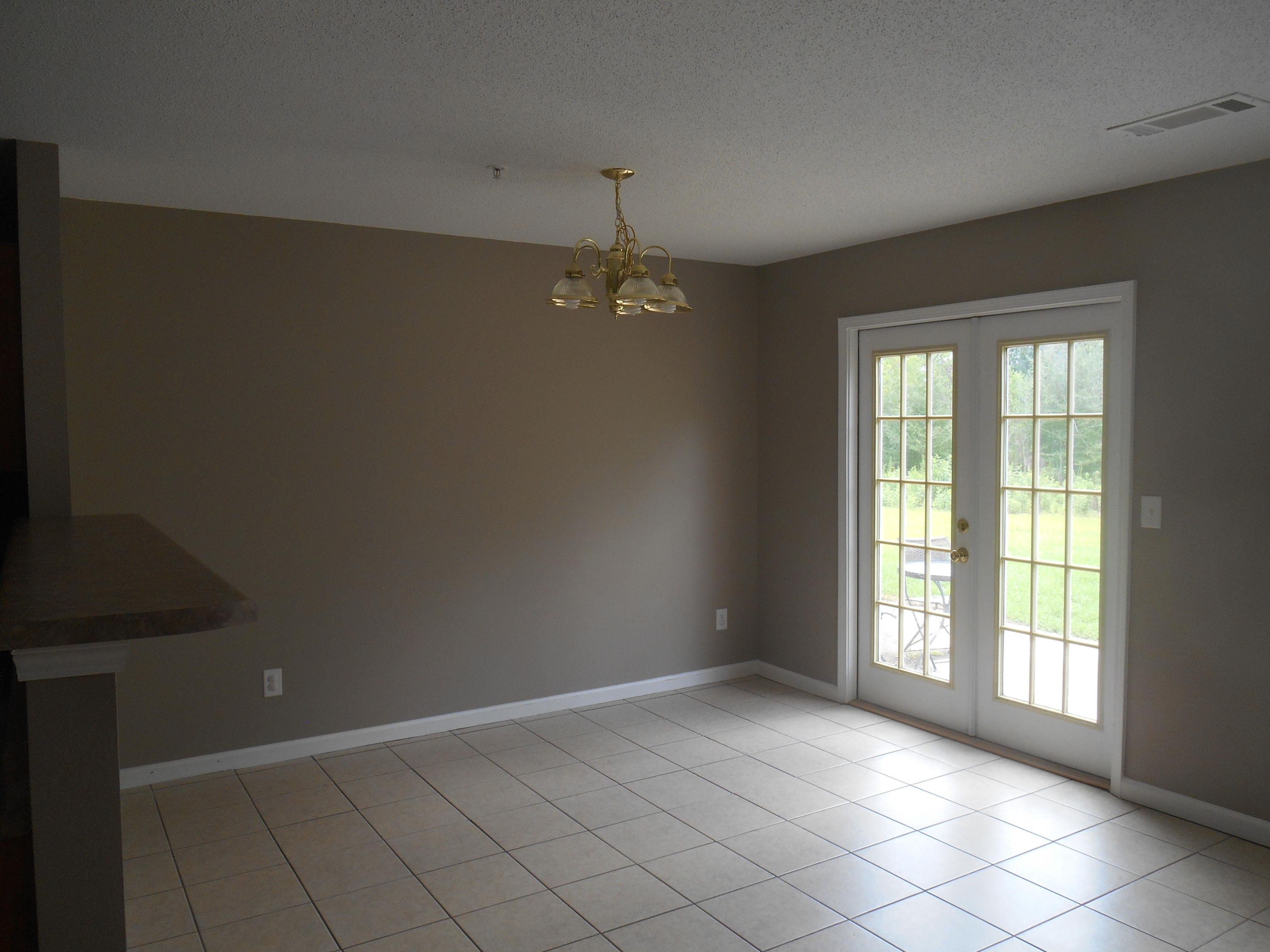 ROLLING PINES - Residential Lease