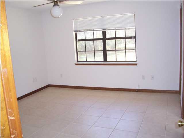 VALPARAISO PINECREST 5 - Residential Lease