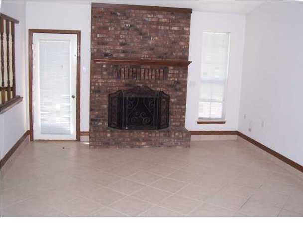 VALPARAISO PINECREST 5 - Residential Lease