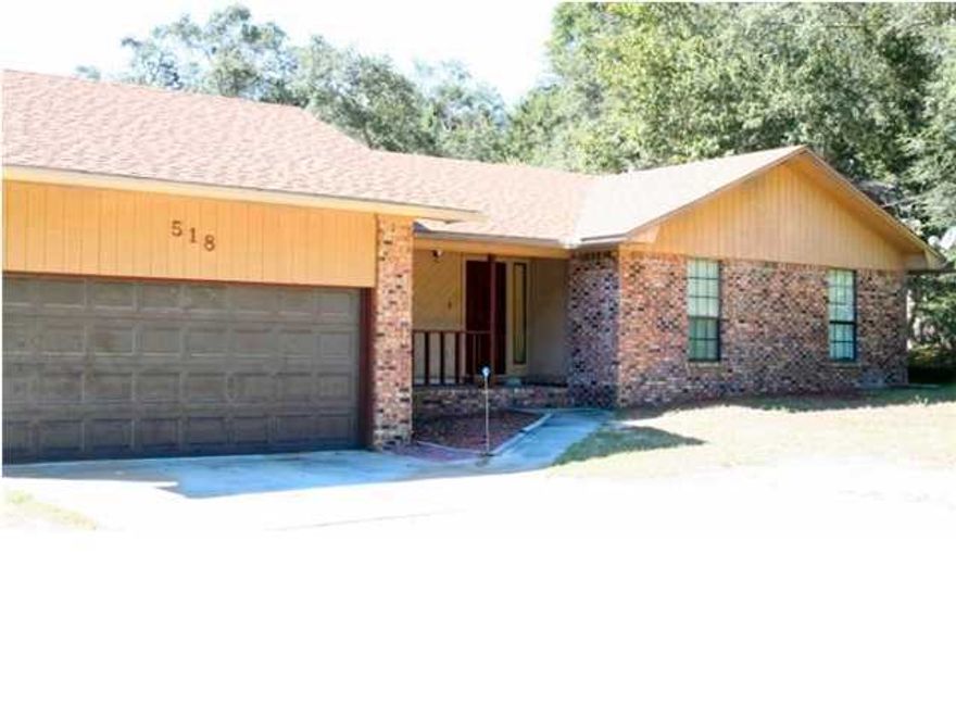 Nice home in the heart of Niceville. All tile flooring,3 bedroom, 2 full baths, fireplace, master bedroom has walk in closet. Back yard is fenced and has a deck. Owner will consider a dog only, that is small to medium size, spayed/neutered, fully house broken and at least a year old. No cats and no smoking allowed.