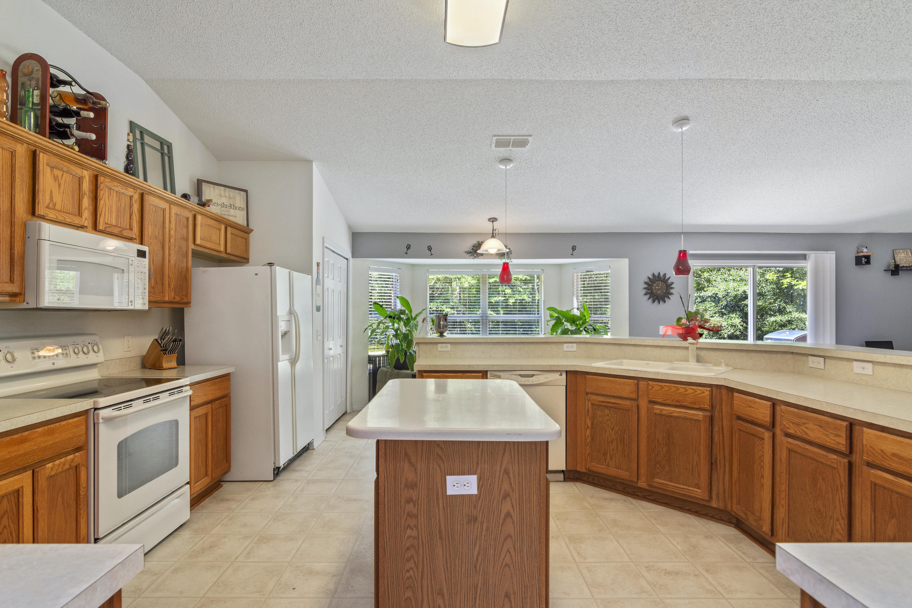 COUNTRYWOOD EST - Residential