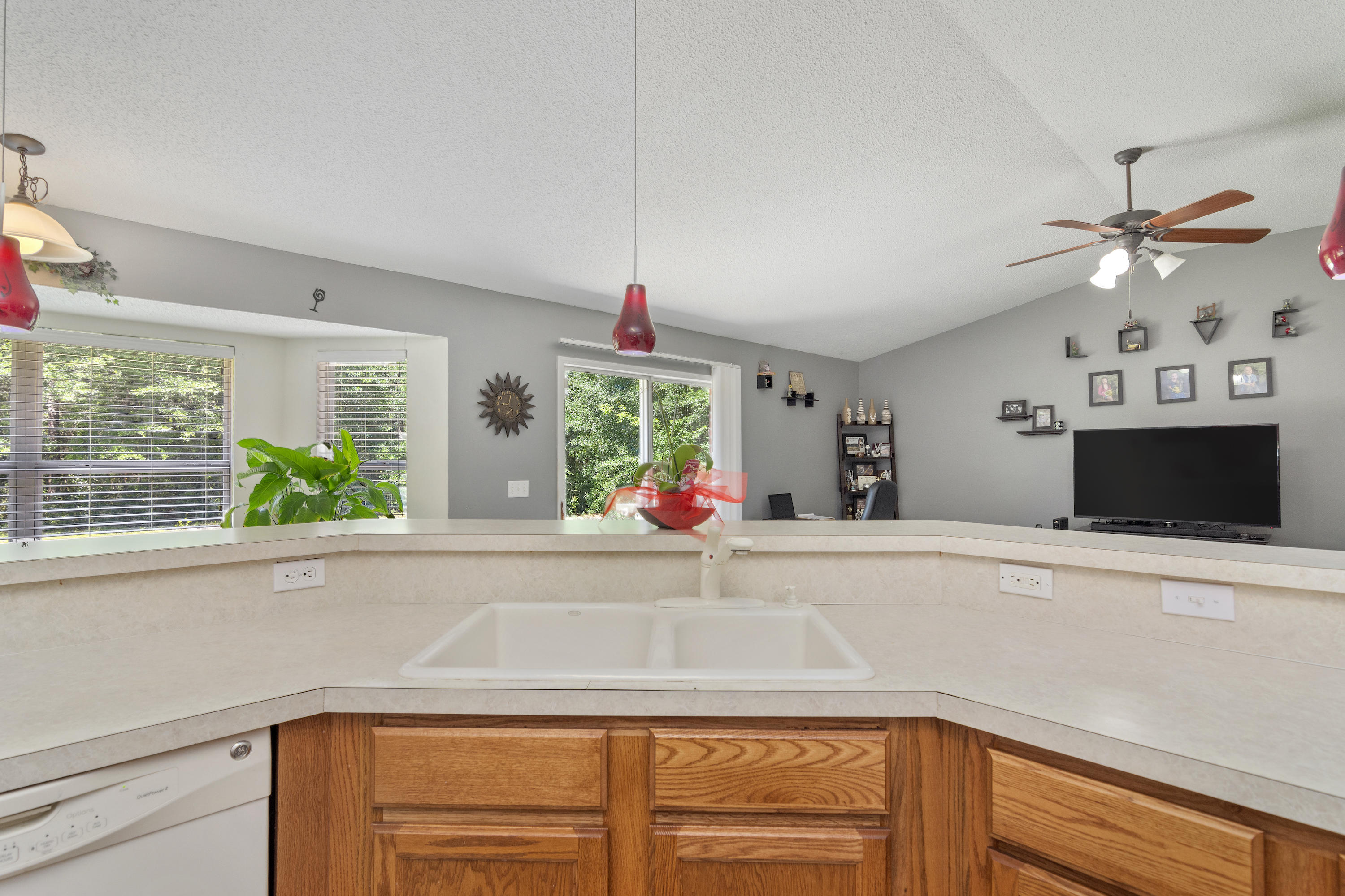 COUNTRYWOOD EST - Residential