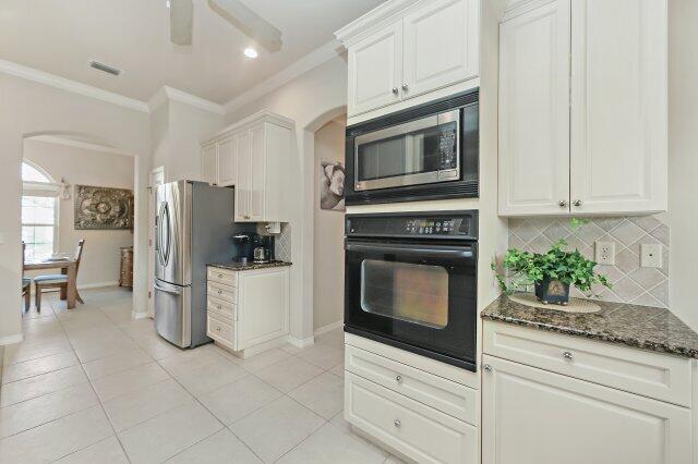 AVALON BEACH ESTATES - Residential