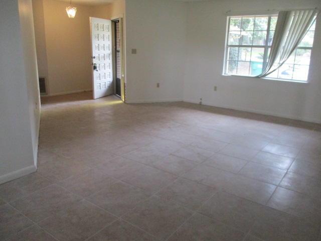 BERKSHIRE WOODS - Residential Lease