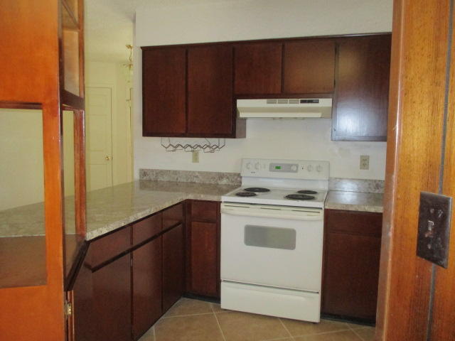 BERKSHIRE WOODS - Residential Lease