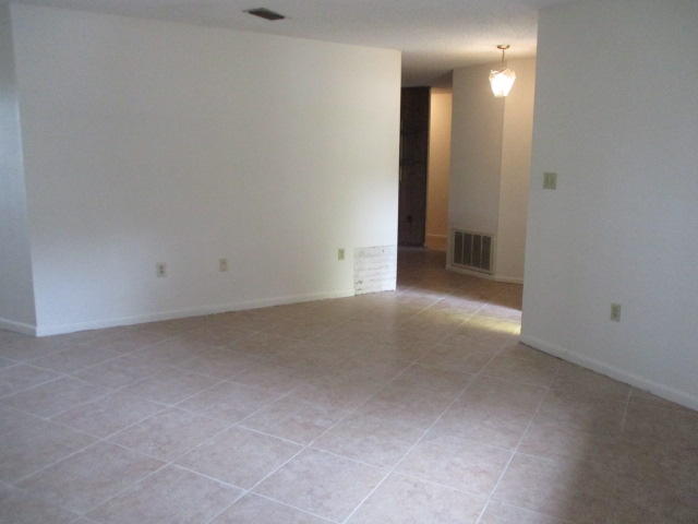 BERKSHIRE WOODS - Residential Lease