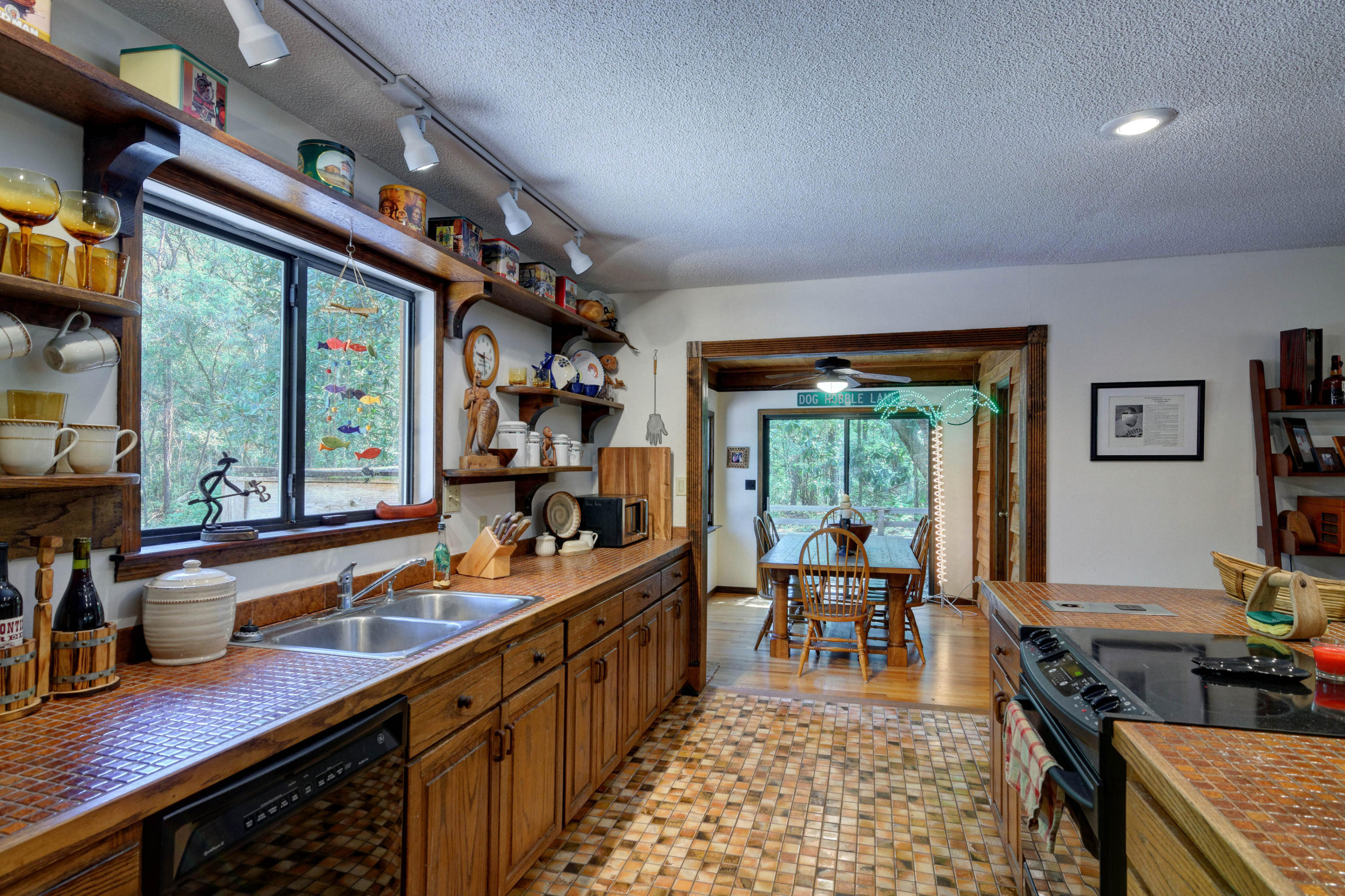 NO RECORDED SUBDIVISION - Residential