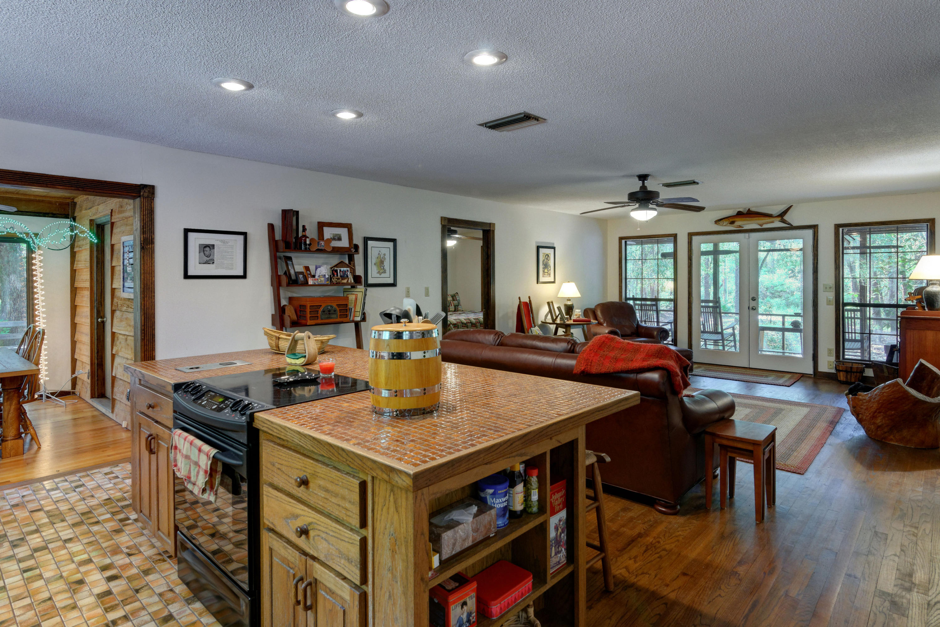 NO RECORDED SUBDIVISION - Residential