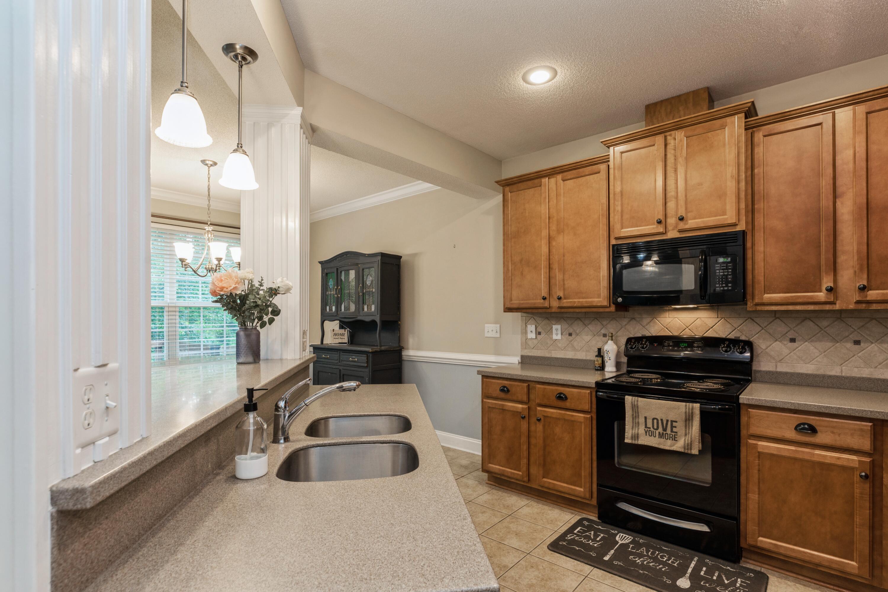 SHADOW PINES - Residential