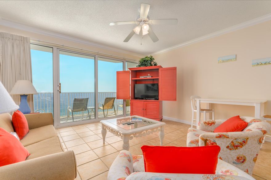 Beautiful 1 bedroom condo located in Boardwalk Central. Strong rental potential for investors. Featuring a tiled main living area and kitchen with hallway bunks, this condo is turn key and rental ready. Granite counter tops, and sleeping up to 6, there is a lot of appeal to this condo.
