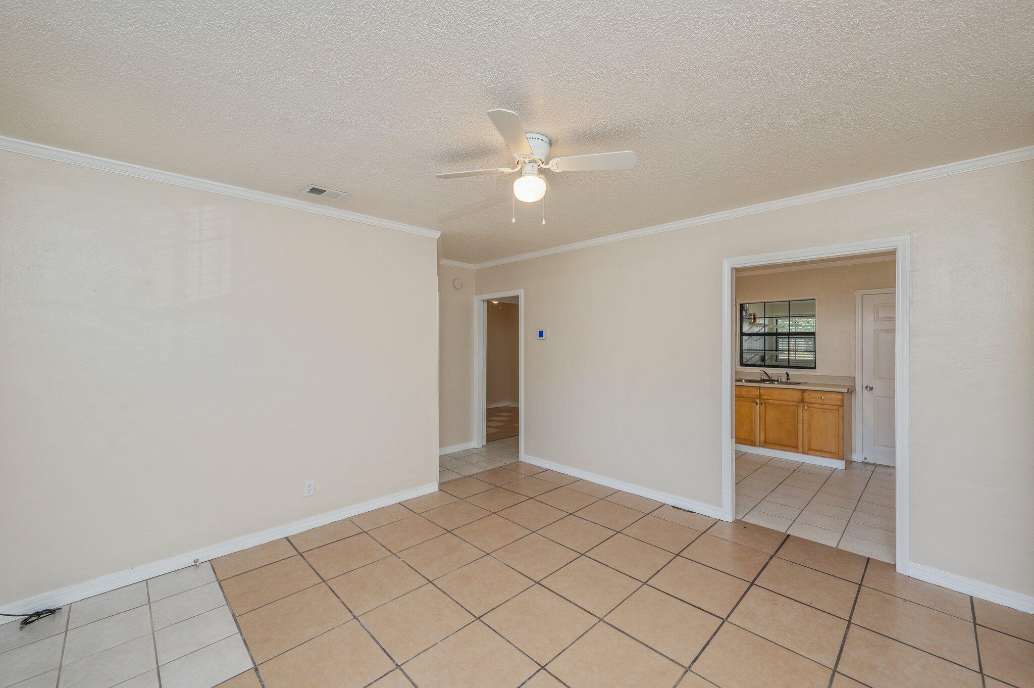 Valparaiso Plat #15 Lot 5 Blk 21 - Residential Lease