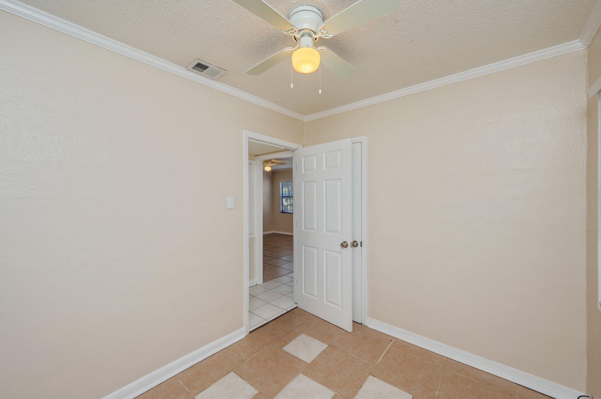 Valparaiso Plat #15 Lot 5 Blk 21 - Residential Lease