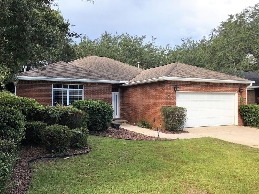 Fantastic rental opportunity in Bluewater Bay! 3 Bedroom home with large ''Bonus'' room, that can be used for a home office, playroom, etc. Ideally located near shops, schools, and easy access to the beaches of Destin. Large Living Room boasts tall ceilings and a gas fireplace. Master Suite includes a shower with separate garden tub. Kitchen features a breakfast bar and dine-in area. Private backyard is fully enclosed to ensure children and/or pets have a great area to play. Home has a fresh coat of paint, and is ready for immediate move-in. Call or email today, to schedule an appointment. *Pets allowed upon approval *NO Smoking *NO roommates