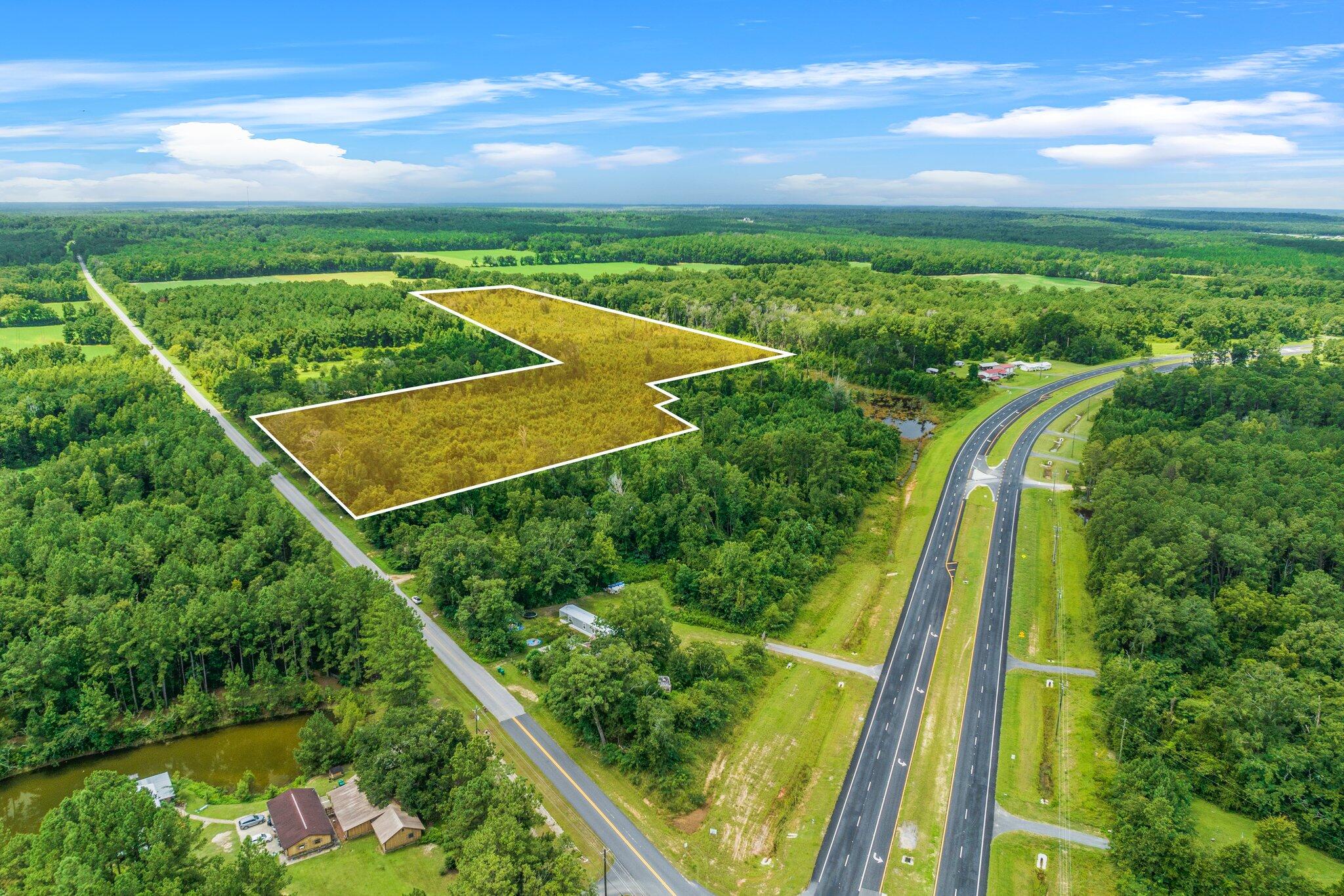 NO RECORDED SUBDIVISION - Land