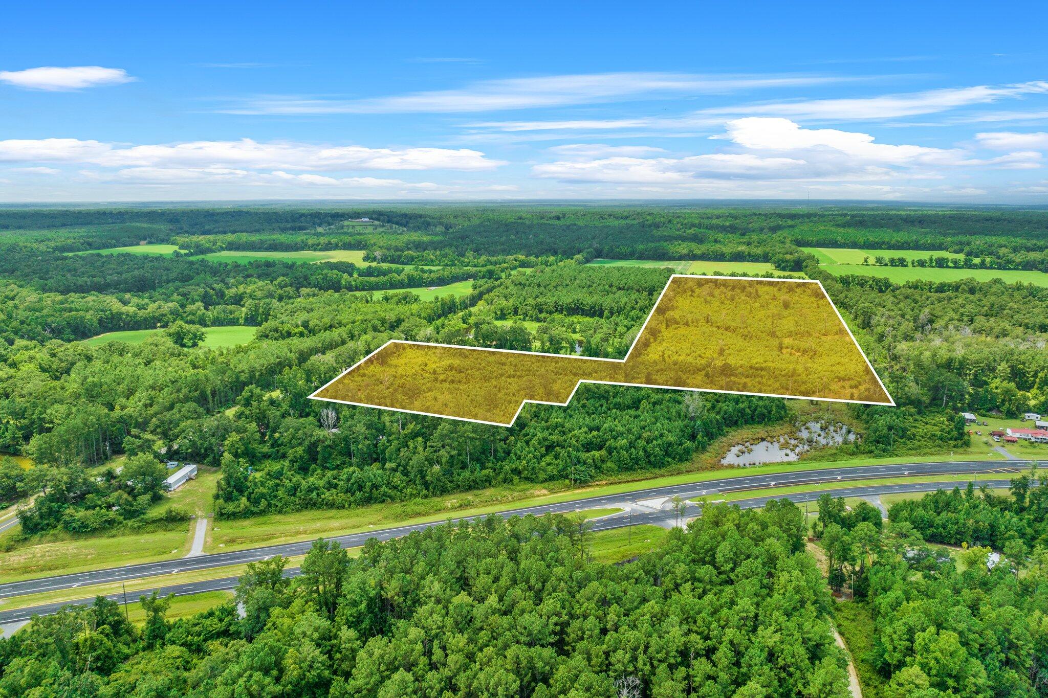 NO RECORDED SUBDIVISION - Land