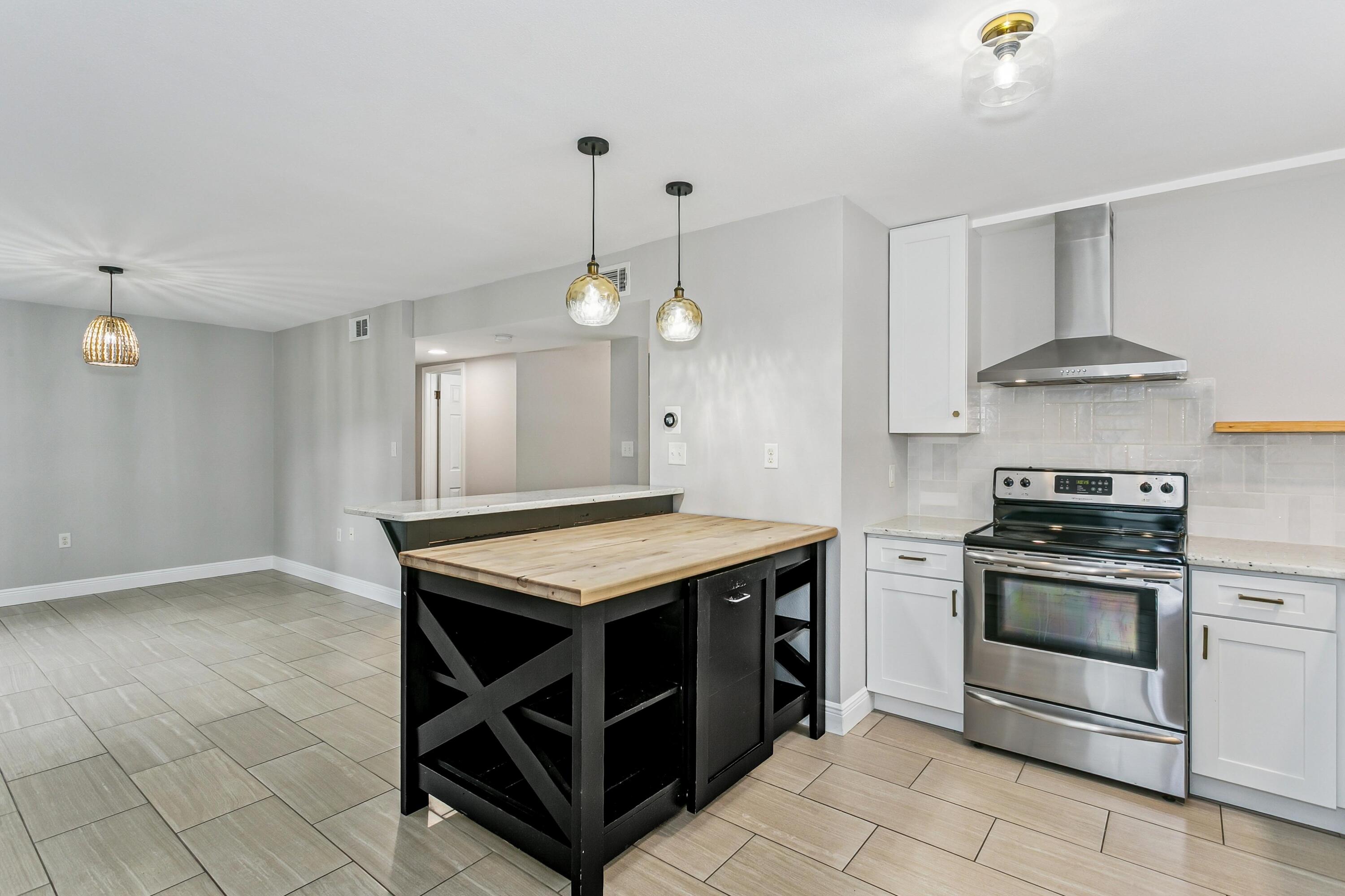 CASA LOMA S/D LOT 20 BLK 4 LESS W 3 FT - Residential