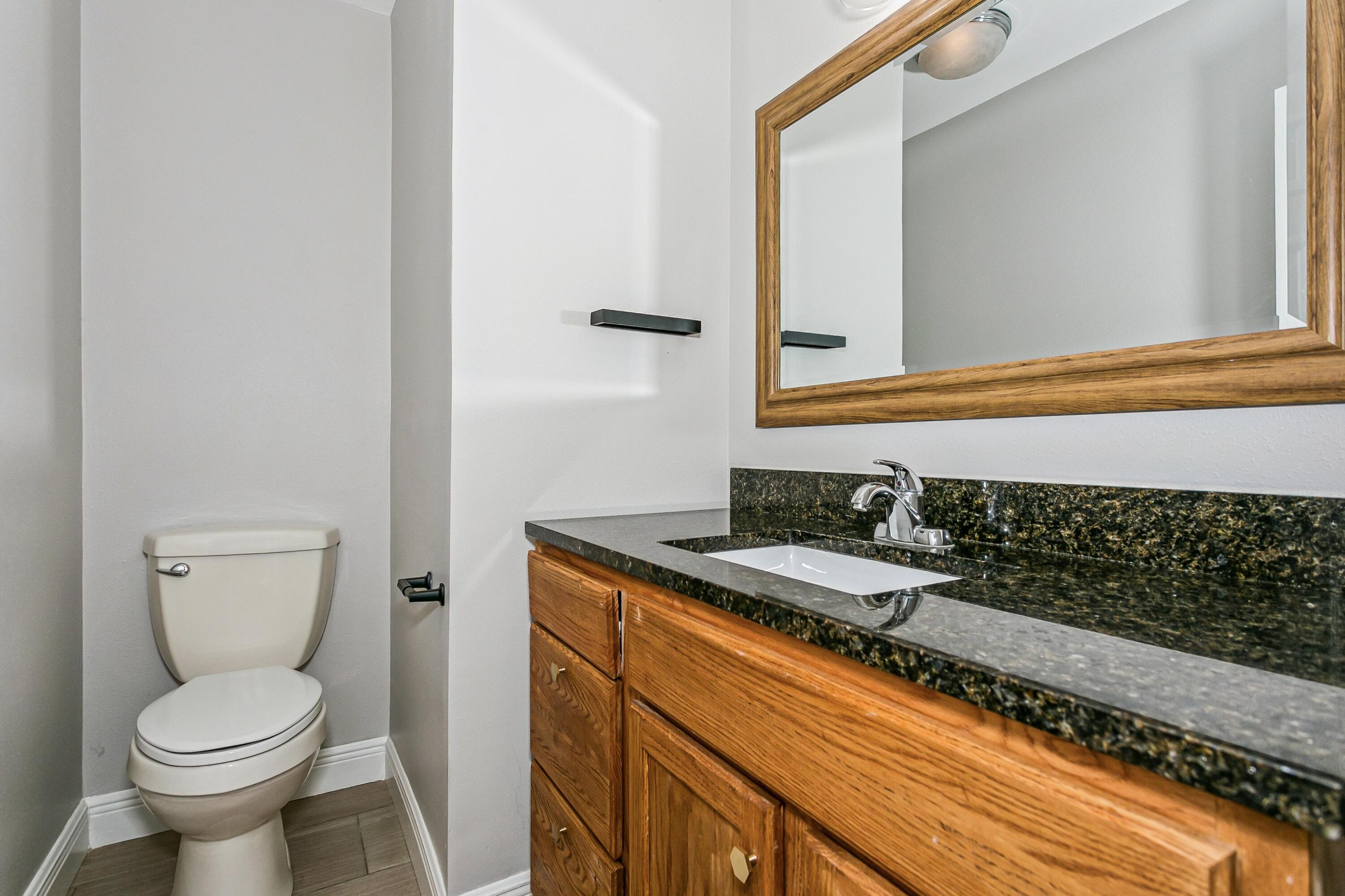 CASA LOMA S/D LOT 20 BLK 4 LESS W 3 FT - Residential