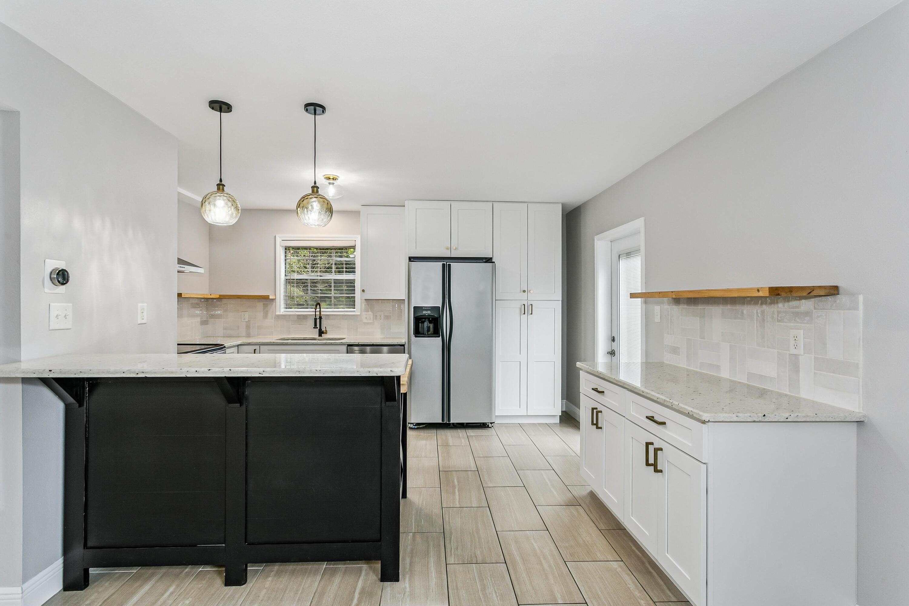 CASA LOMA S/D LOT 20 BLK 4 LESS W 3 FT - Residential