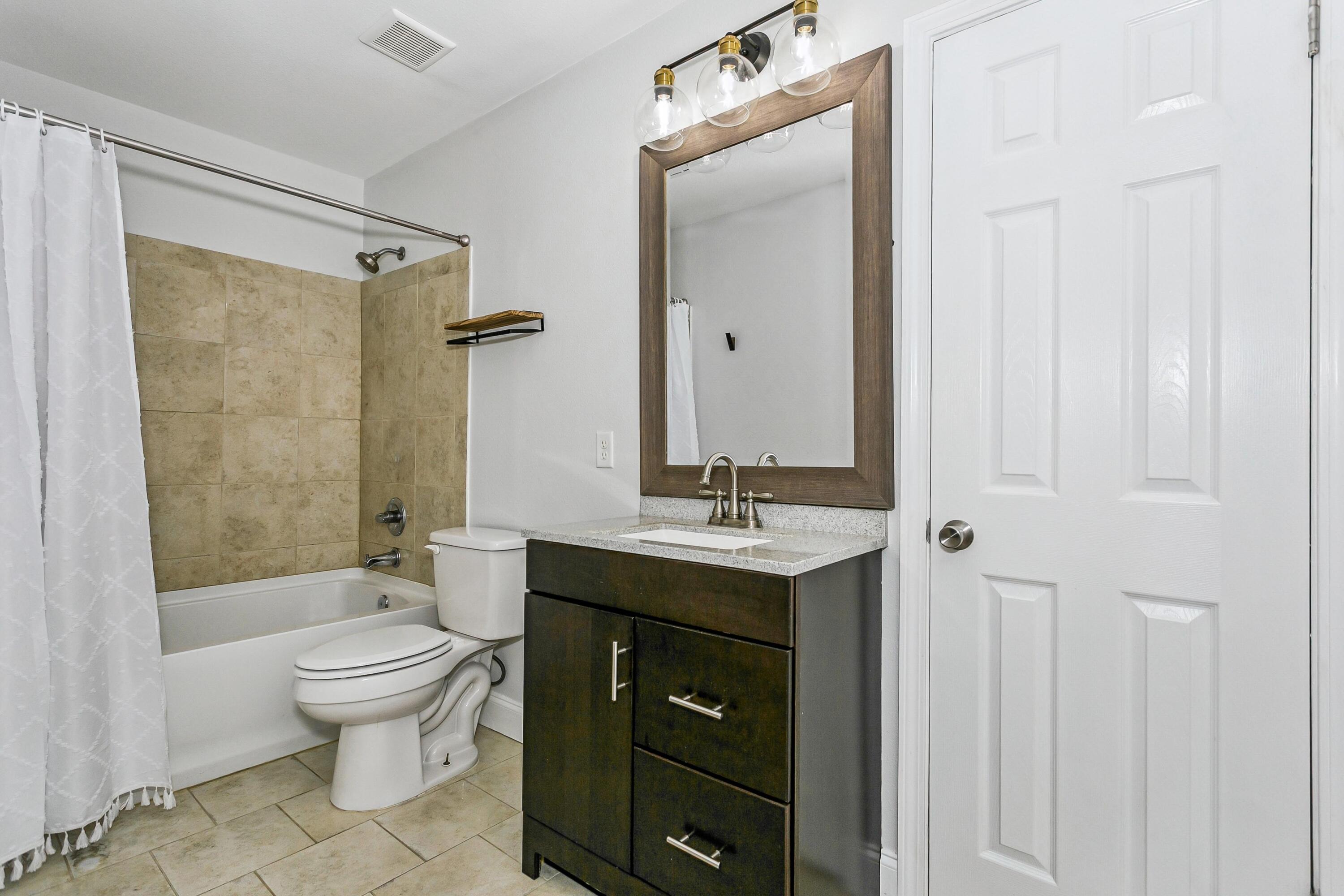 CASA LOMA S/D LOT 20 BLK 4 LESS W 3 FT - Residential