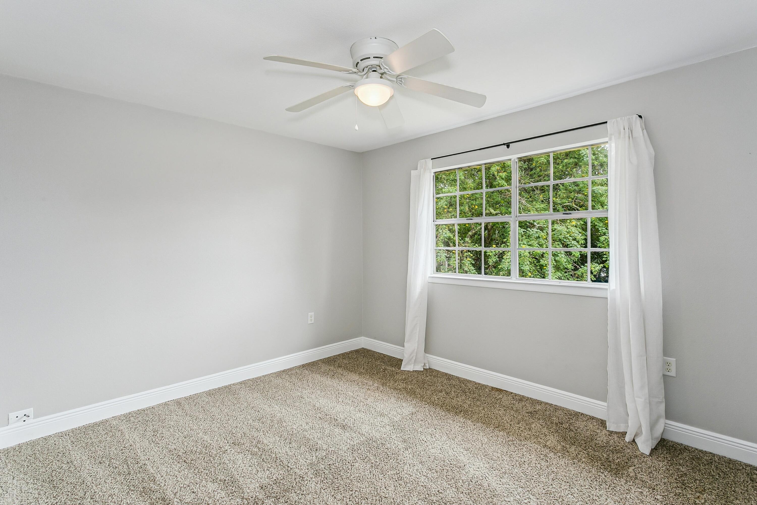 CASA LOMA S/D LOT 20 BLK 4 LESS W 3 FT - Residential