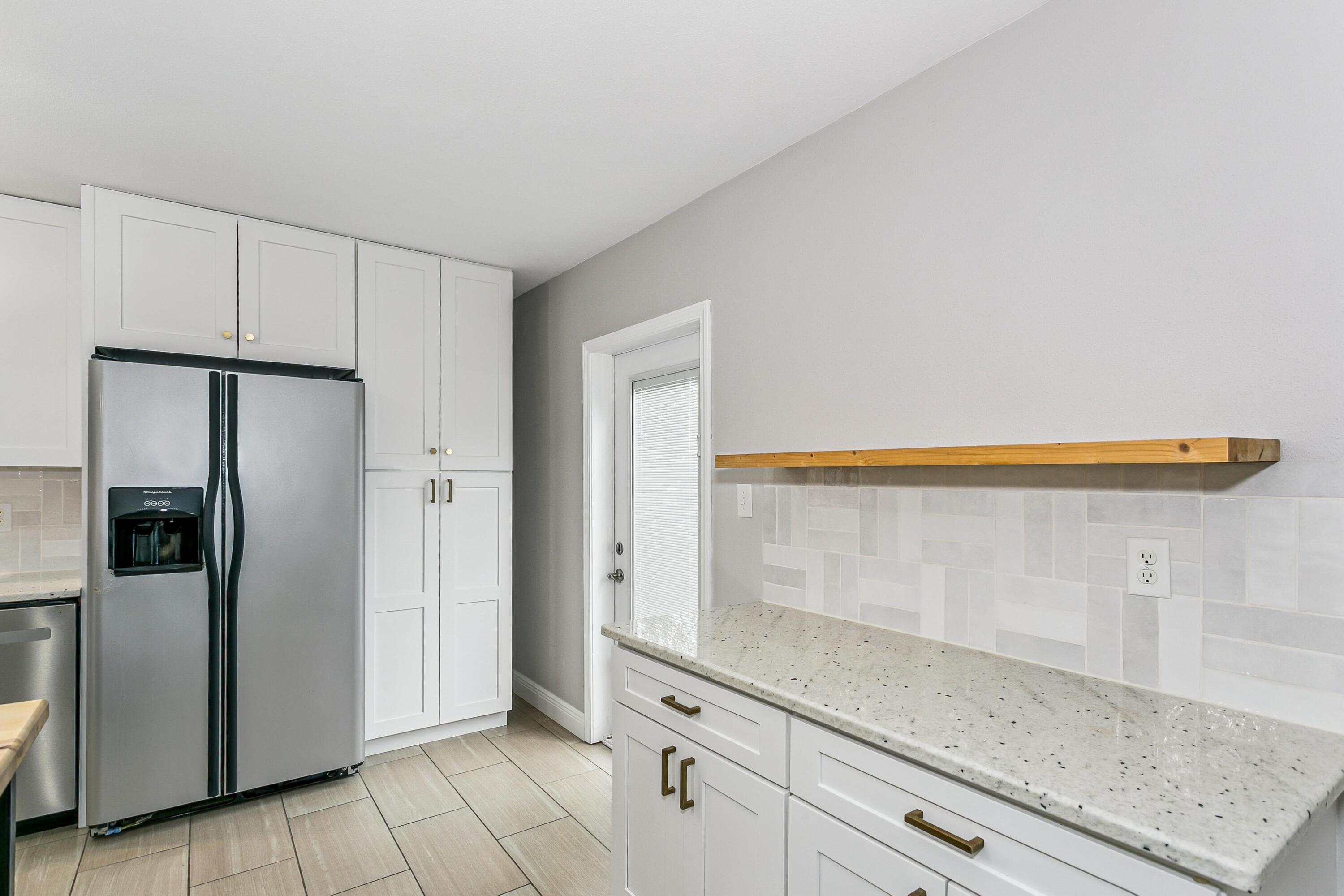CASA LOMA S/D LOT 20 BLK 4 LESS W 3 FT - Residential