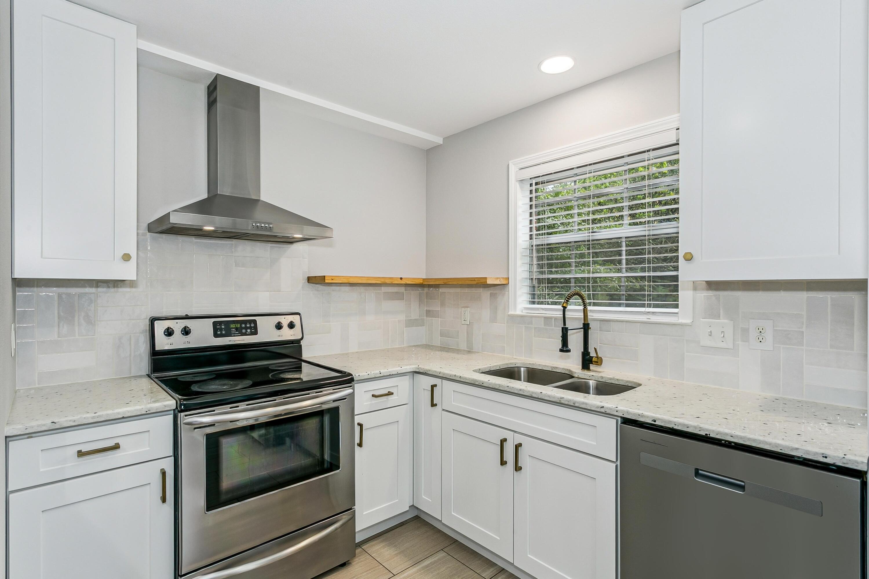 CASA LOMA S/D LOT 20 BLK 4 LESS W 3 FT - Residential