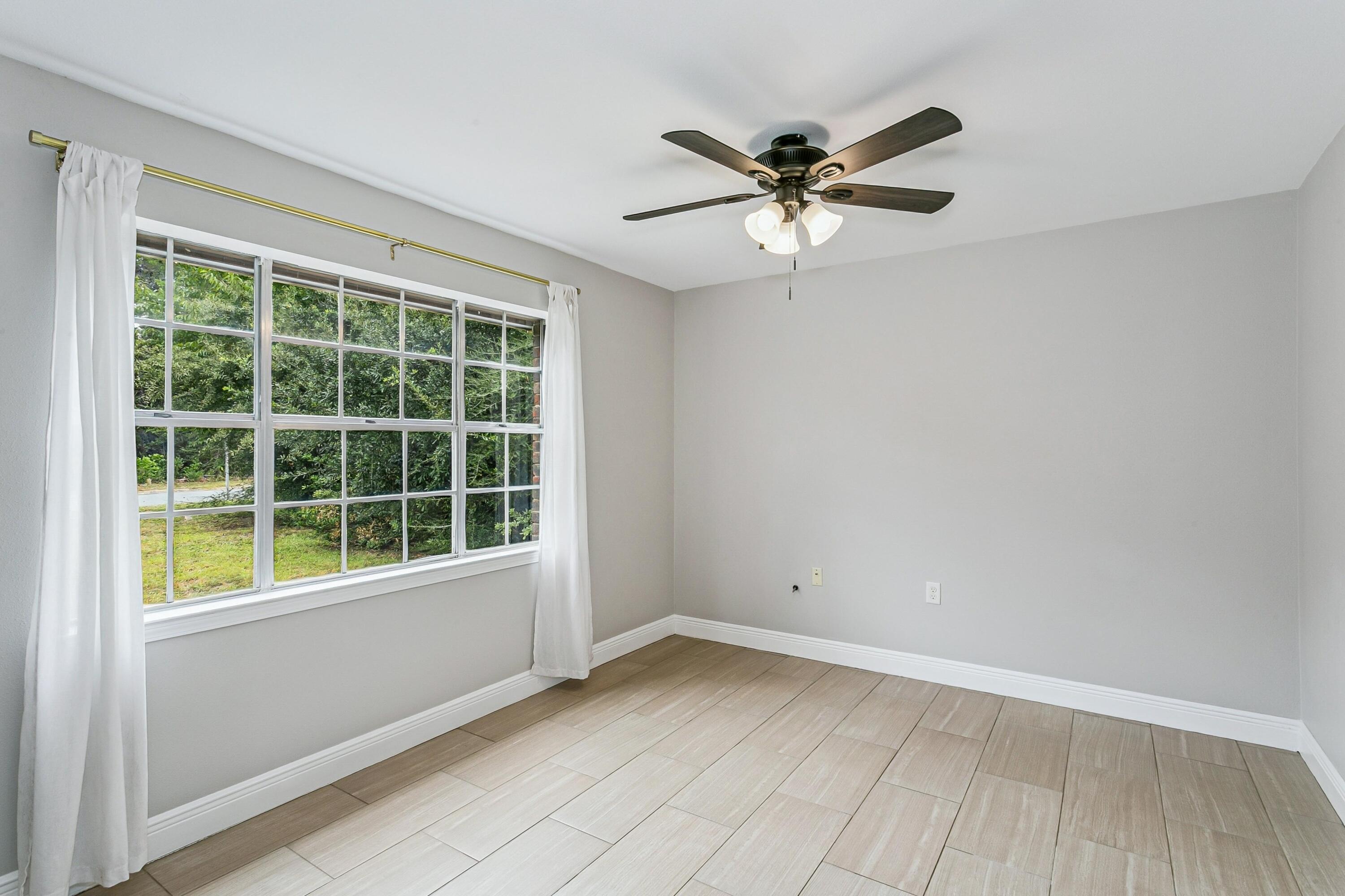 CASA LOMA S/D LOT 20 BLK 4 LESS W 3 FT - Residential