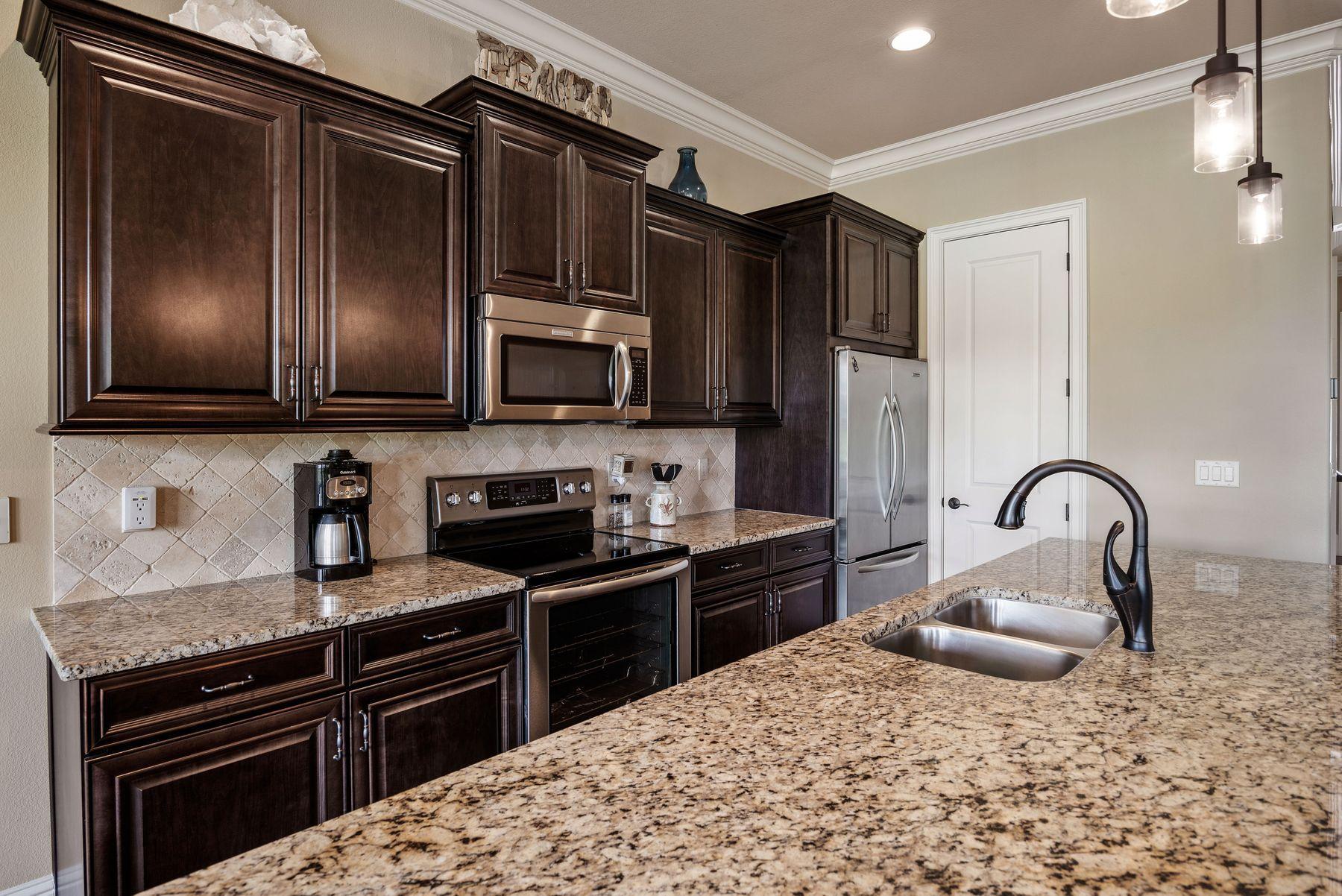 VILLA LAGO - Residential