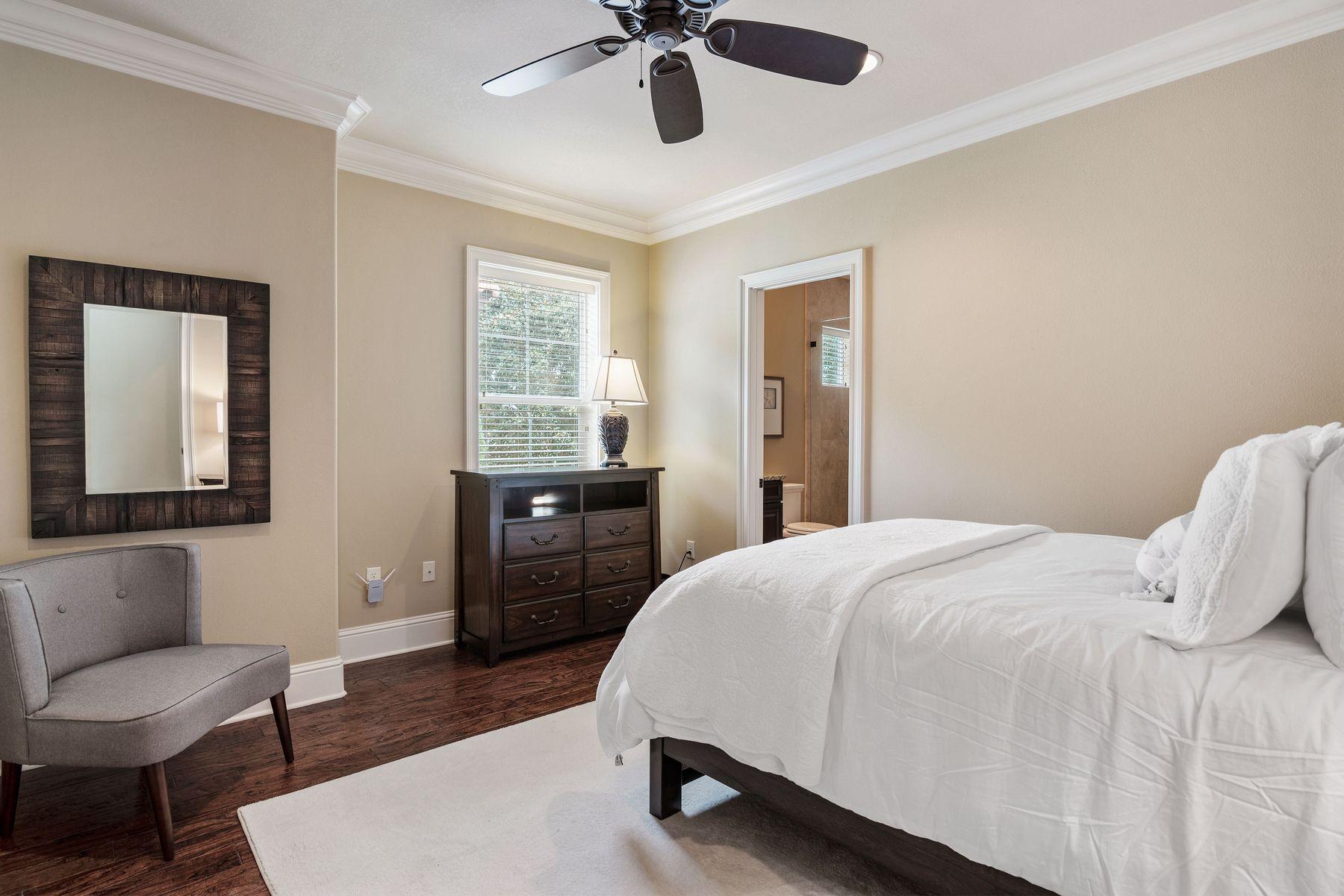 VILLA LAGO - Residential