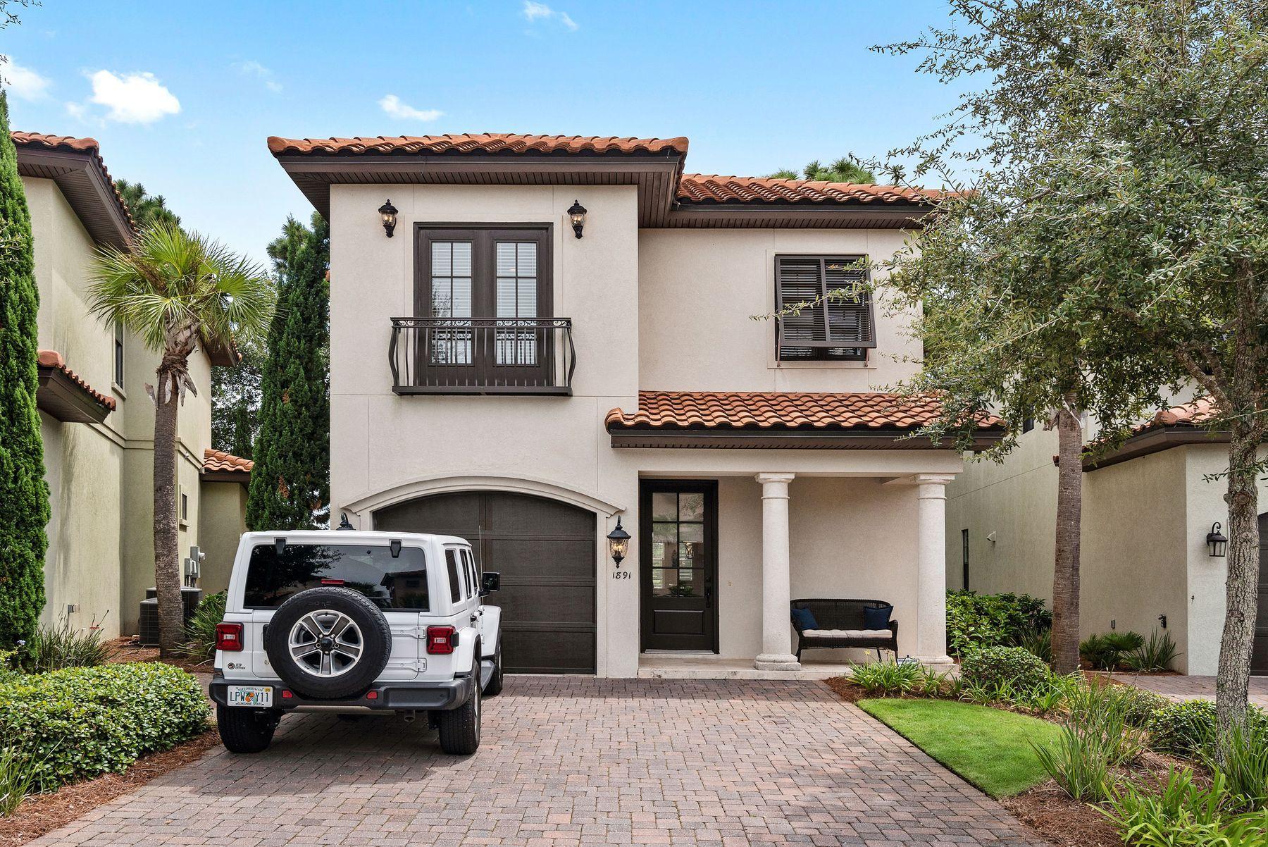 VILLA LAGO - Residential