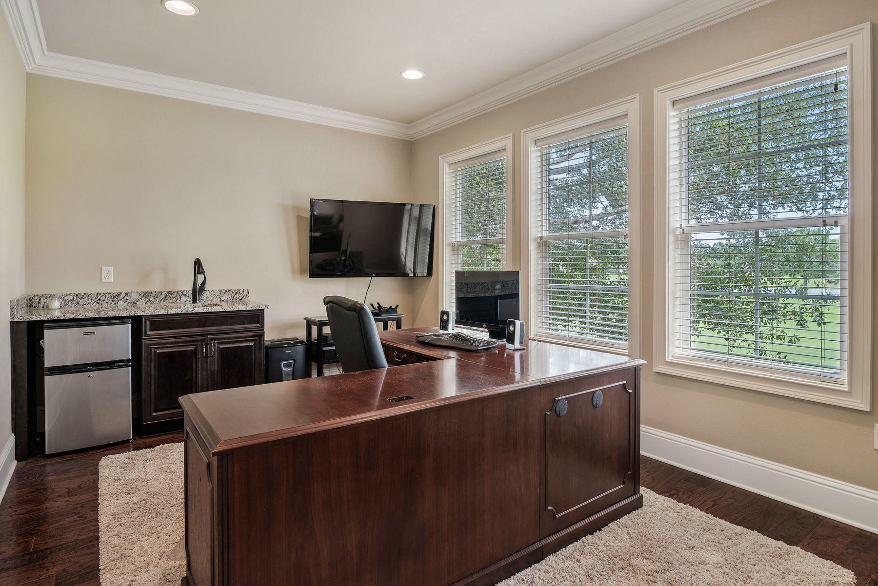 VILLA LAGO - Residential