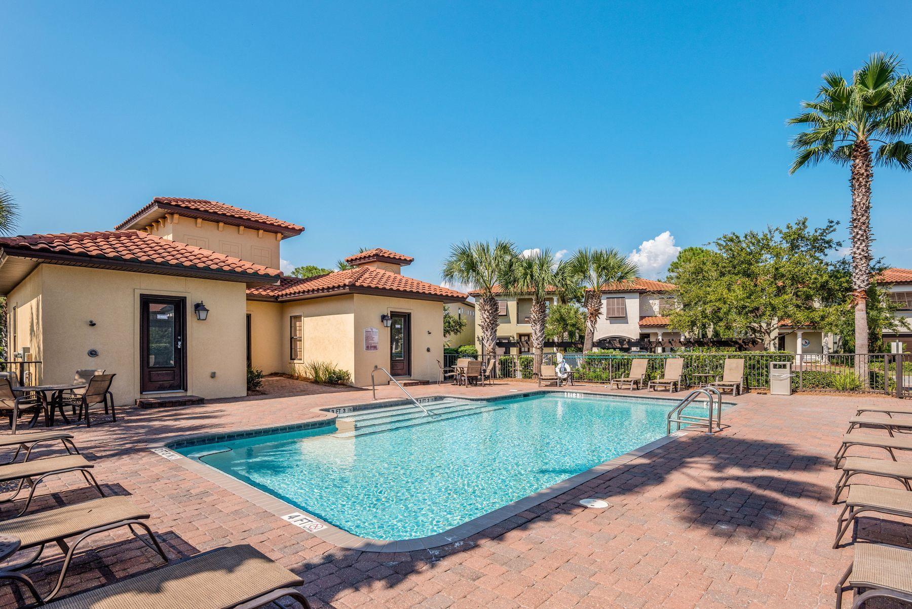 VILLA LAGO - Residential