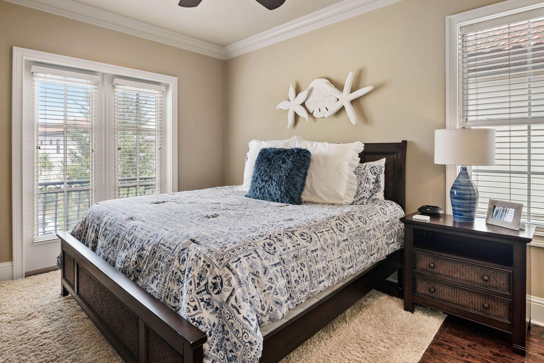 VILLA LAGO - Residential